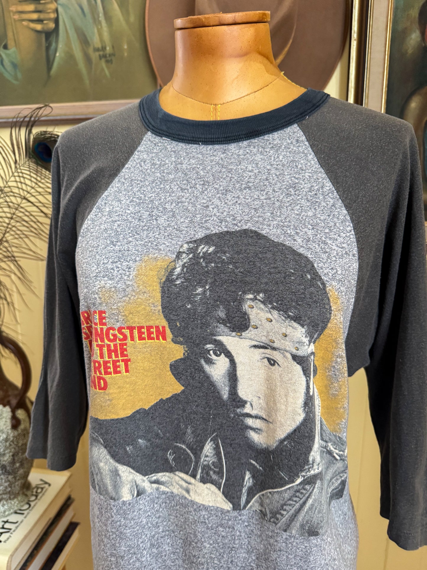 VINTAGE 1984/85 BRUCE SPRINGSTEEN + THE E STREET BAND WORLD TOUR PRINT RAGLAN TSHIRT M/L