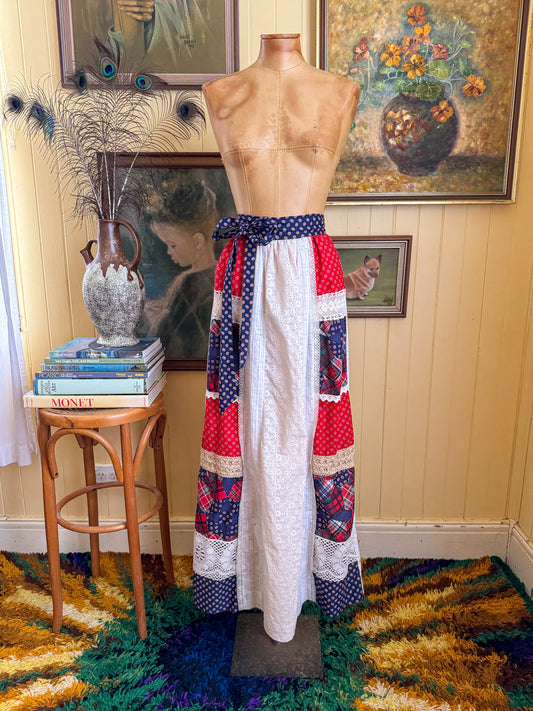 VINTAGE 1970S COTTON BLEND PATCHWORK LACE + HESSIAN SPLICED MAXI SKIRT XS/S