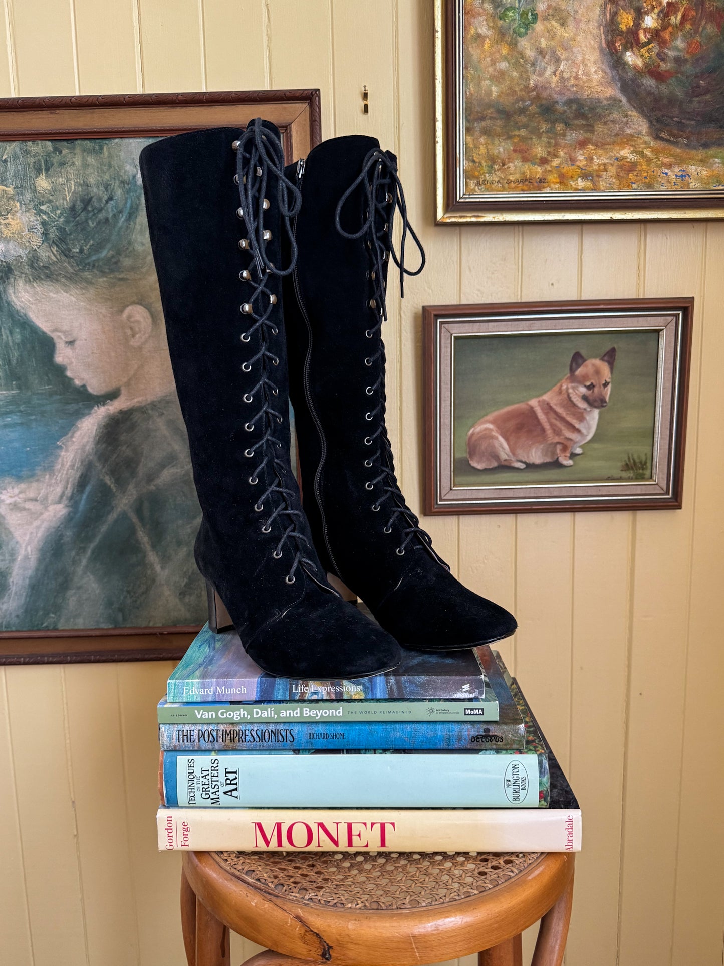 PRELOVED Y2K DOES 60S FLORSHEIM BLACK SUEDE LEATHER LACE UP KNEE HIGH BOOTS 9/40