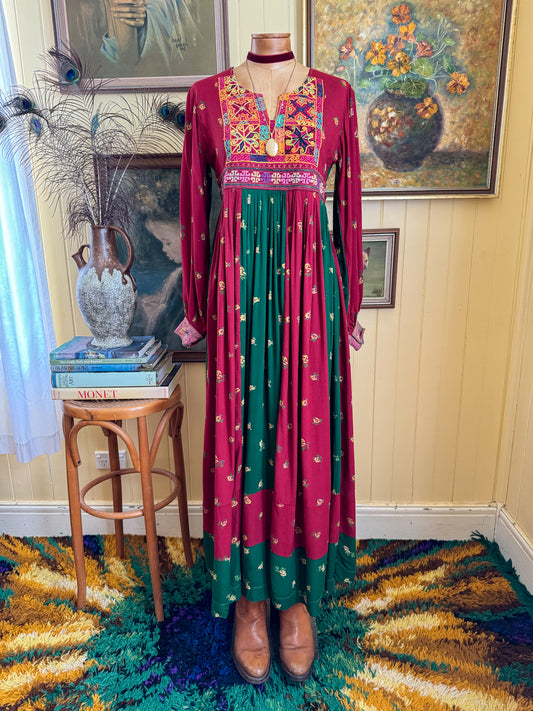 VINTAGE 1970S AFGHANI EMBROIDERED PATCHWORK MIDI FOLK DRESS XS/S