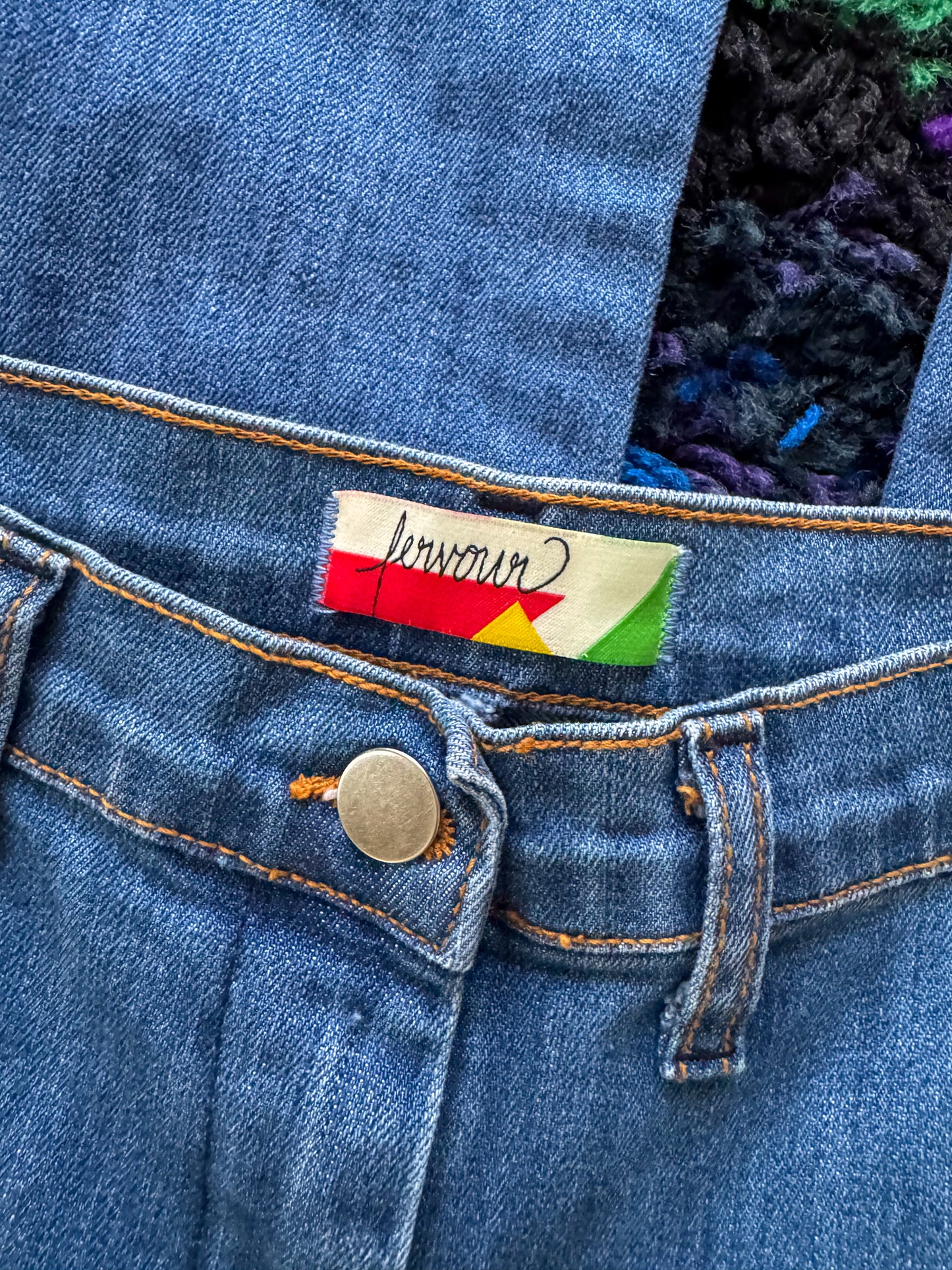 VINTAGE 1990S DOES 1970S USA FERVOUR HIGH WAIST RAINBOW STITCH DENIM FLARED JEANS M