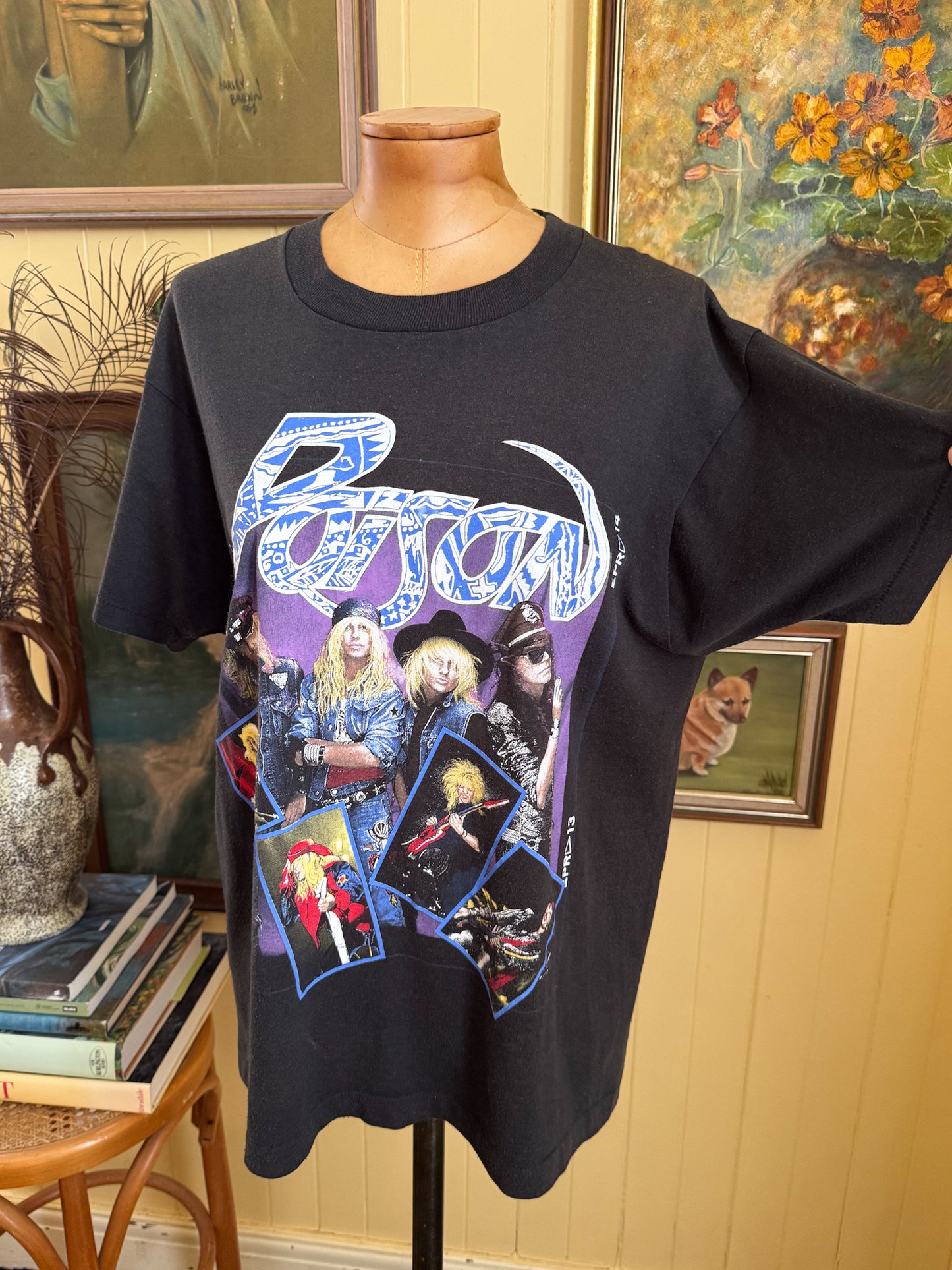VINTAGE 1988 POISON OPEN UP AND SAY AHHHH TOUR PRINT SINGLE STITCH BAND TSHIRT M/L