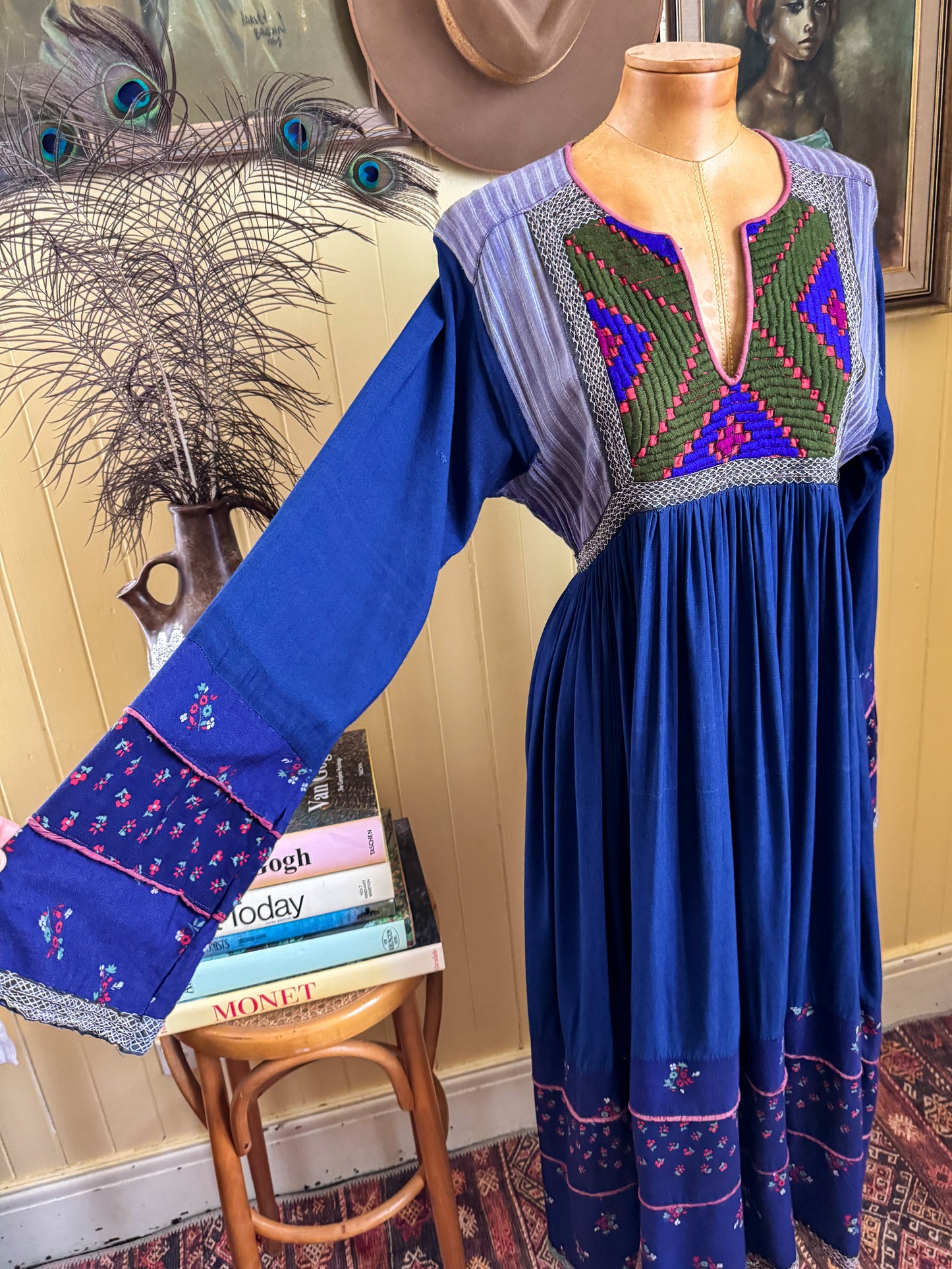 VINTAGE 1970S AFGHANI EMBROIDERED PATCHWORK MIDI FOLK DRESS M