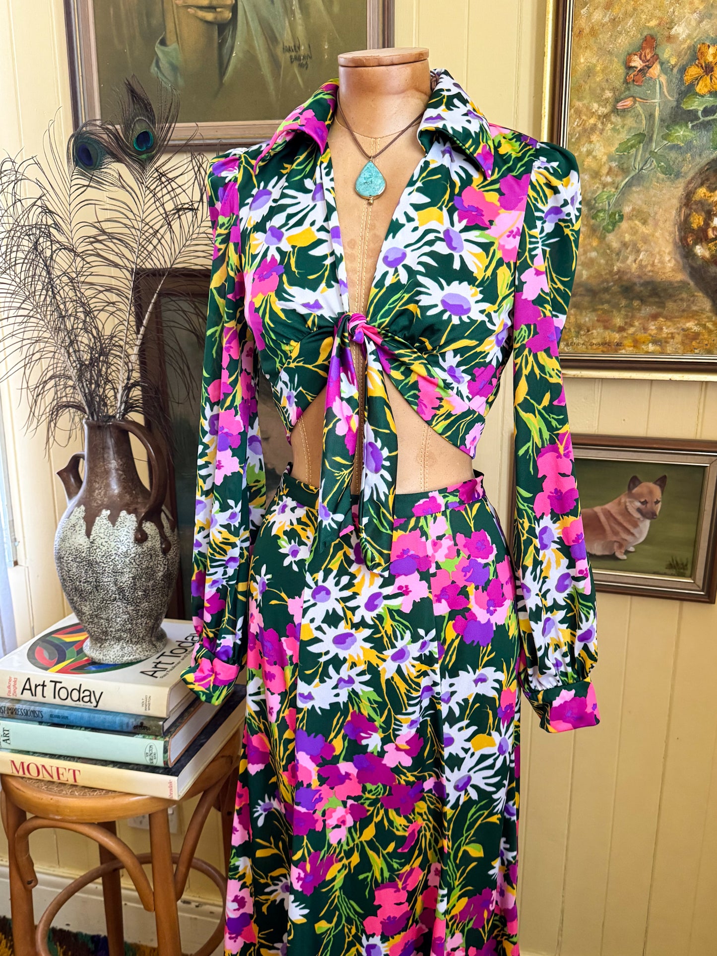 VINTAGE 1970S NYLON FLORAL PRINT TWO PIECE CROPPED BLOUSE + MAXI SKIRT SET XS