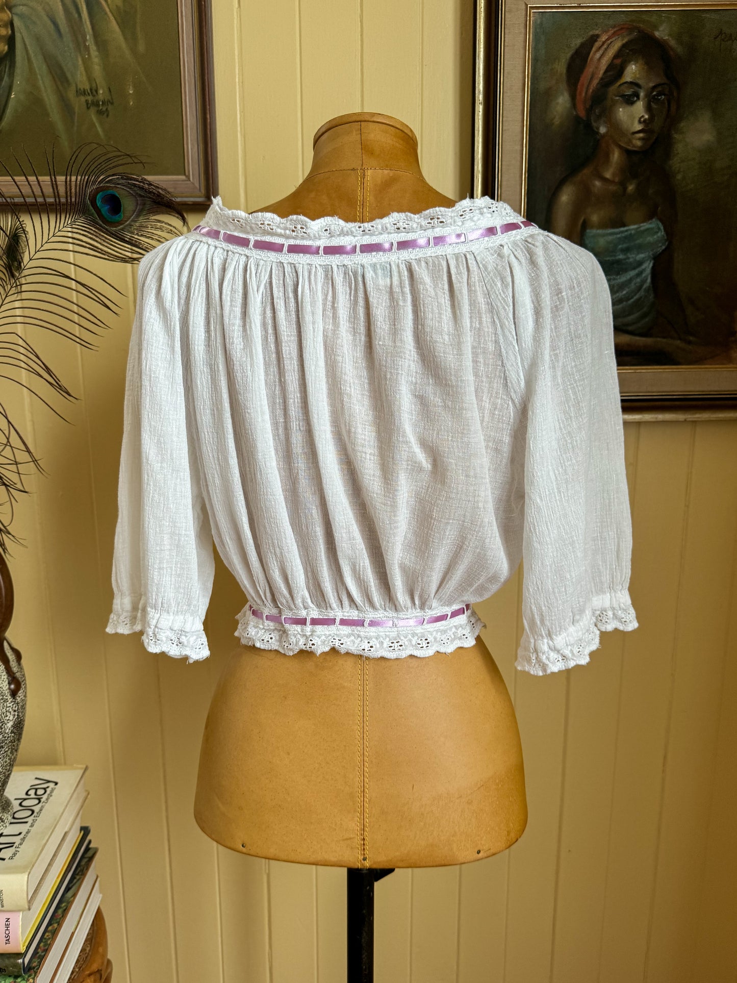 VINTAGE 1970S INDIAN COTTON CHEESECLOTH EMBROIDERED CROPPED BLOUSE S