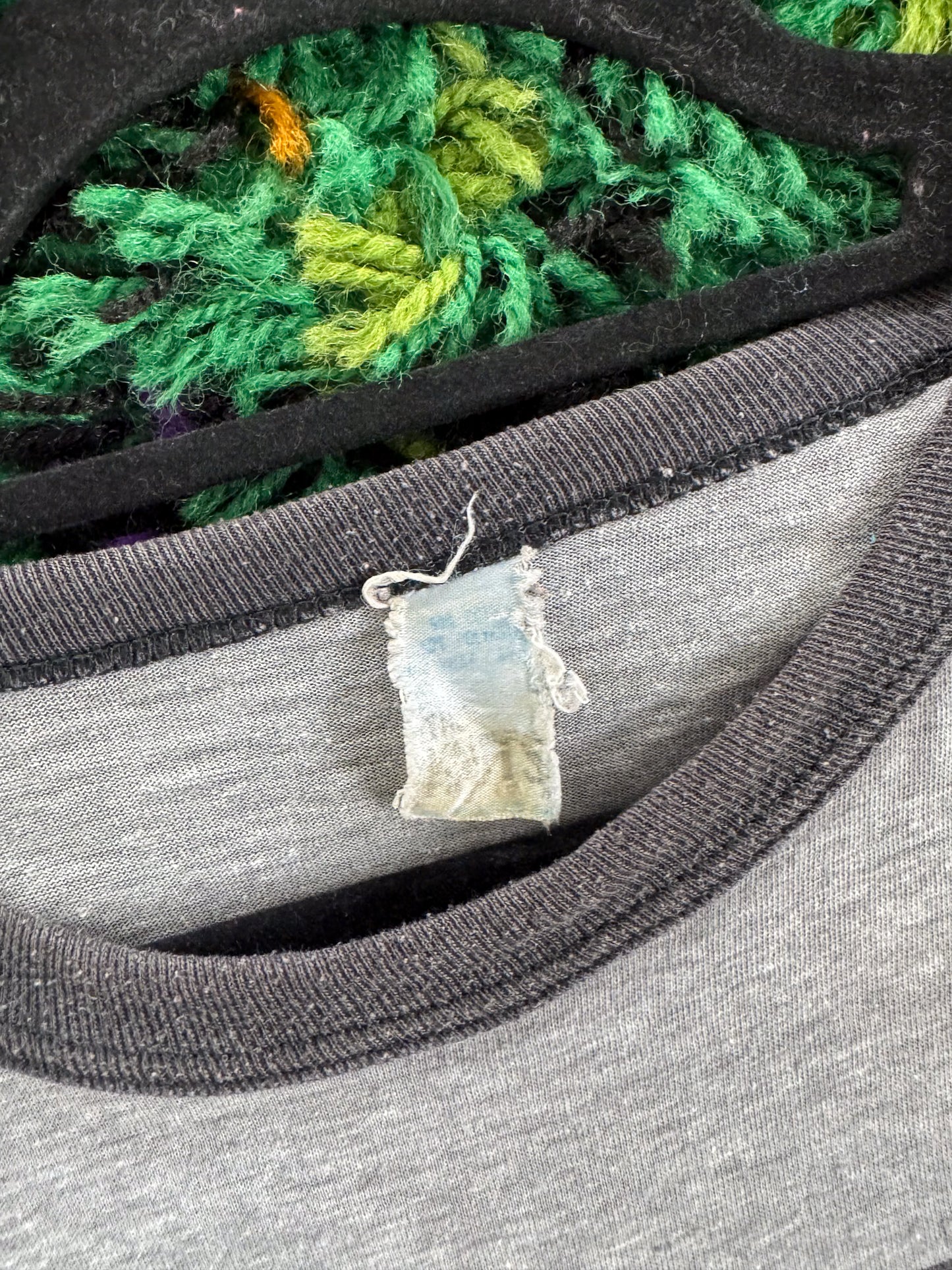 VINTAGE 1982/83 JUDAS PRIEST SCREAMING FOR VENGEANCE WORLD TOUR PRINT RAGLAN TSHIRT M/L