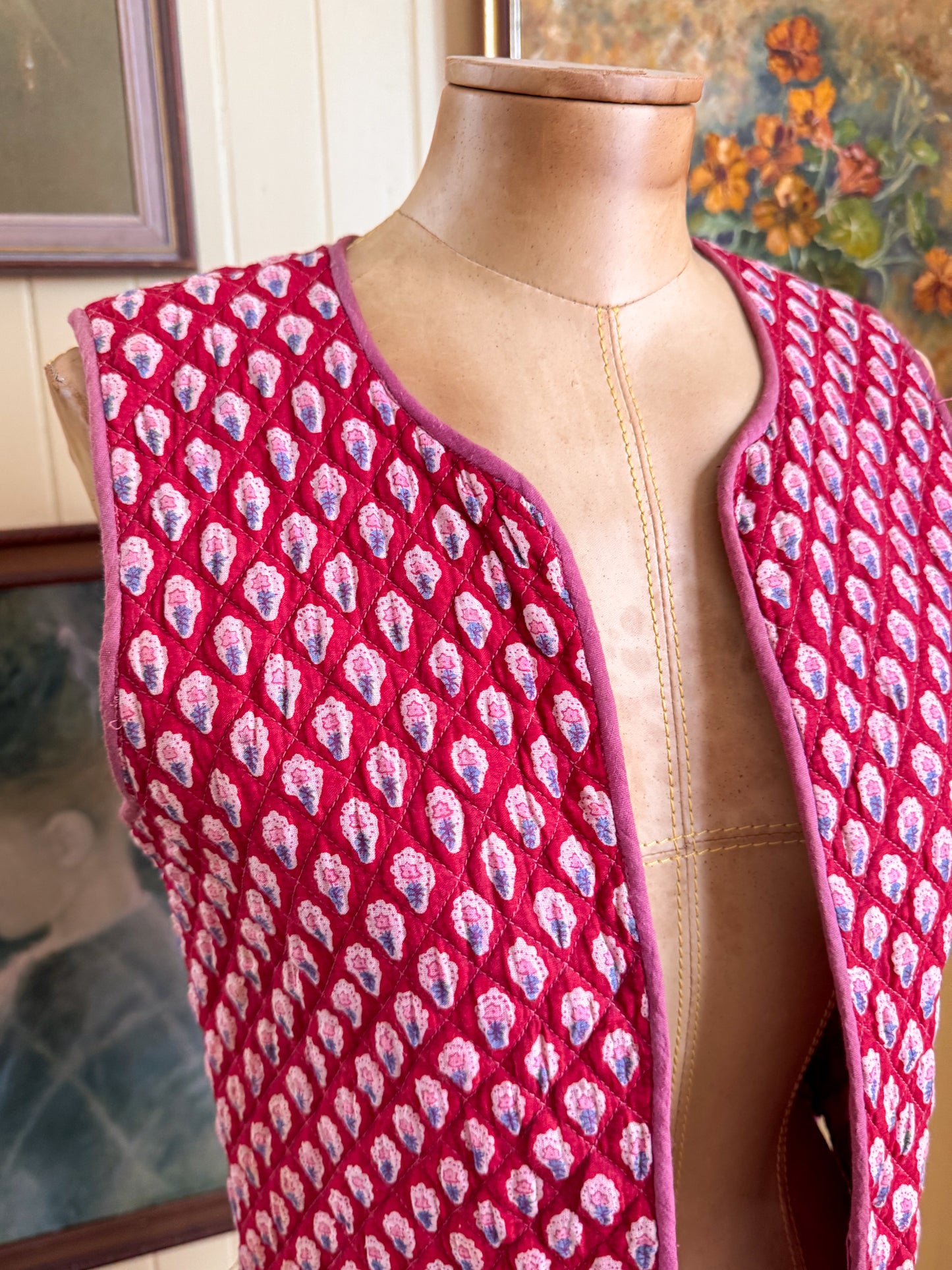 VINTAGE 1970S ADINI INDIAN COTTON QUILTED CROPPED VEST XS/S
