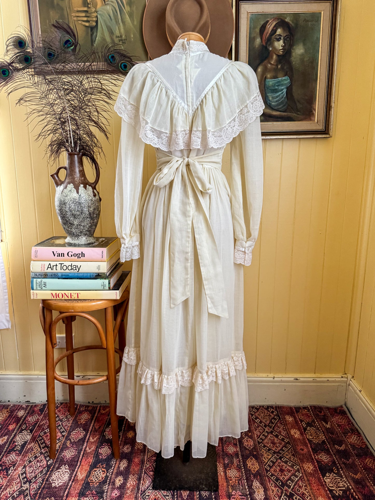 VINTAGE 1970S GUNNE SAX PALEST YELLOW COTTON BLEND LACE PRAIRIE MAXI DRESS S