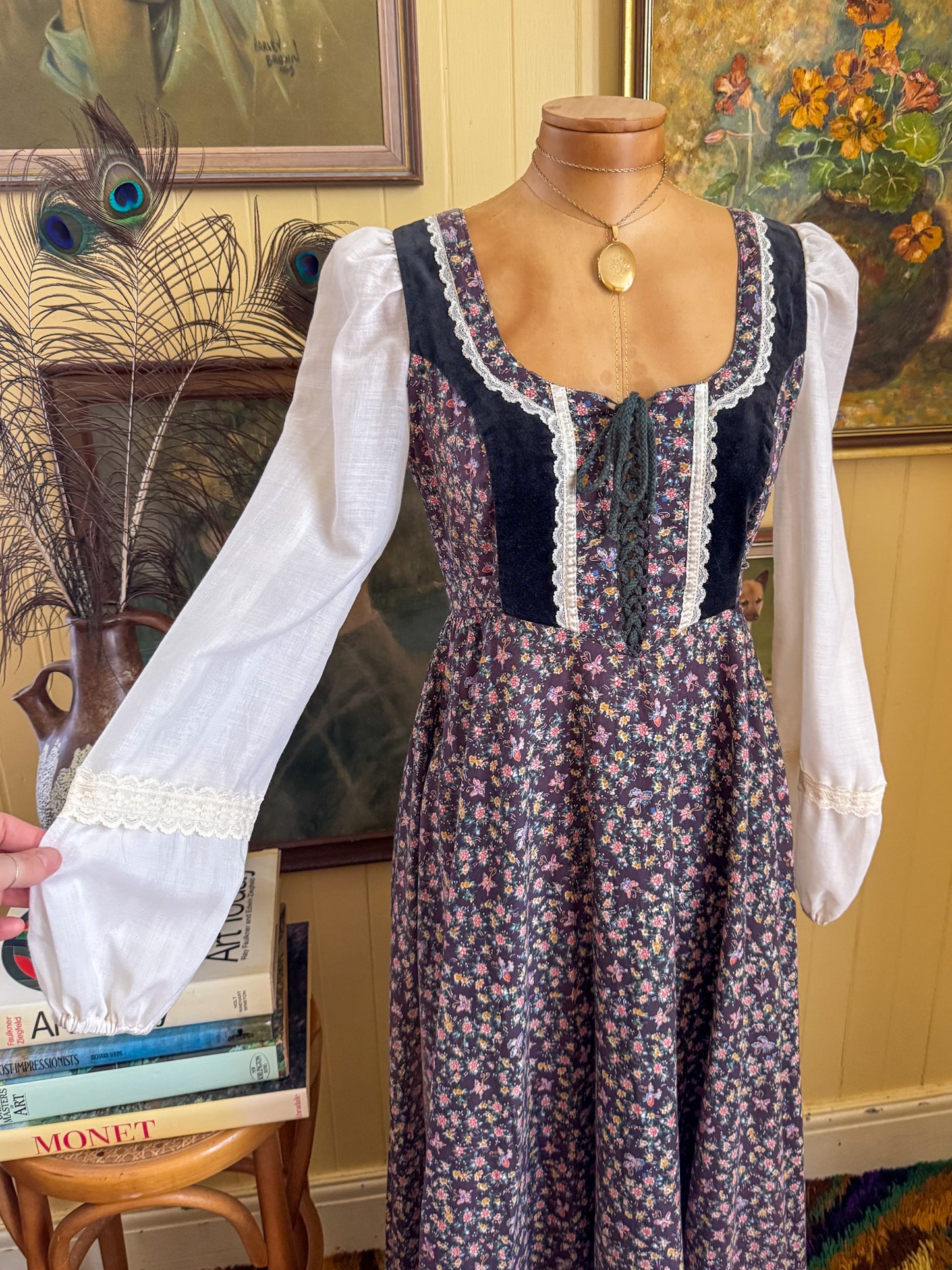 VINTAGE 1970S GUNNE SAX BUTTERFLY PRINT COTTON + LACE PRAIRIE MAXI DRESS S