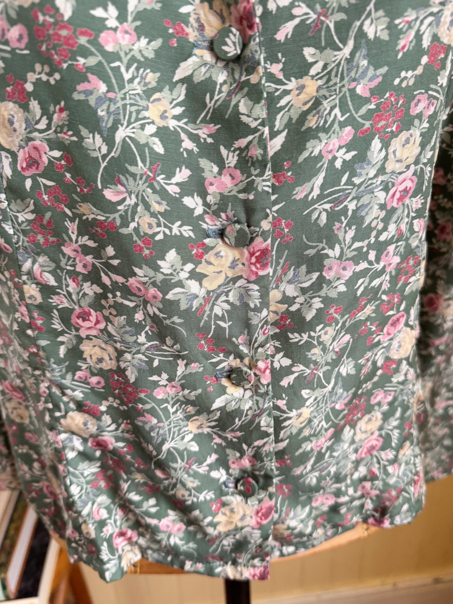 VINTAGE 1990S AUSTRALIAN LAURA ASHLEY VISCOSE BUTTON THROUGH FLORAL PRINT BLOUSE S/M