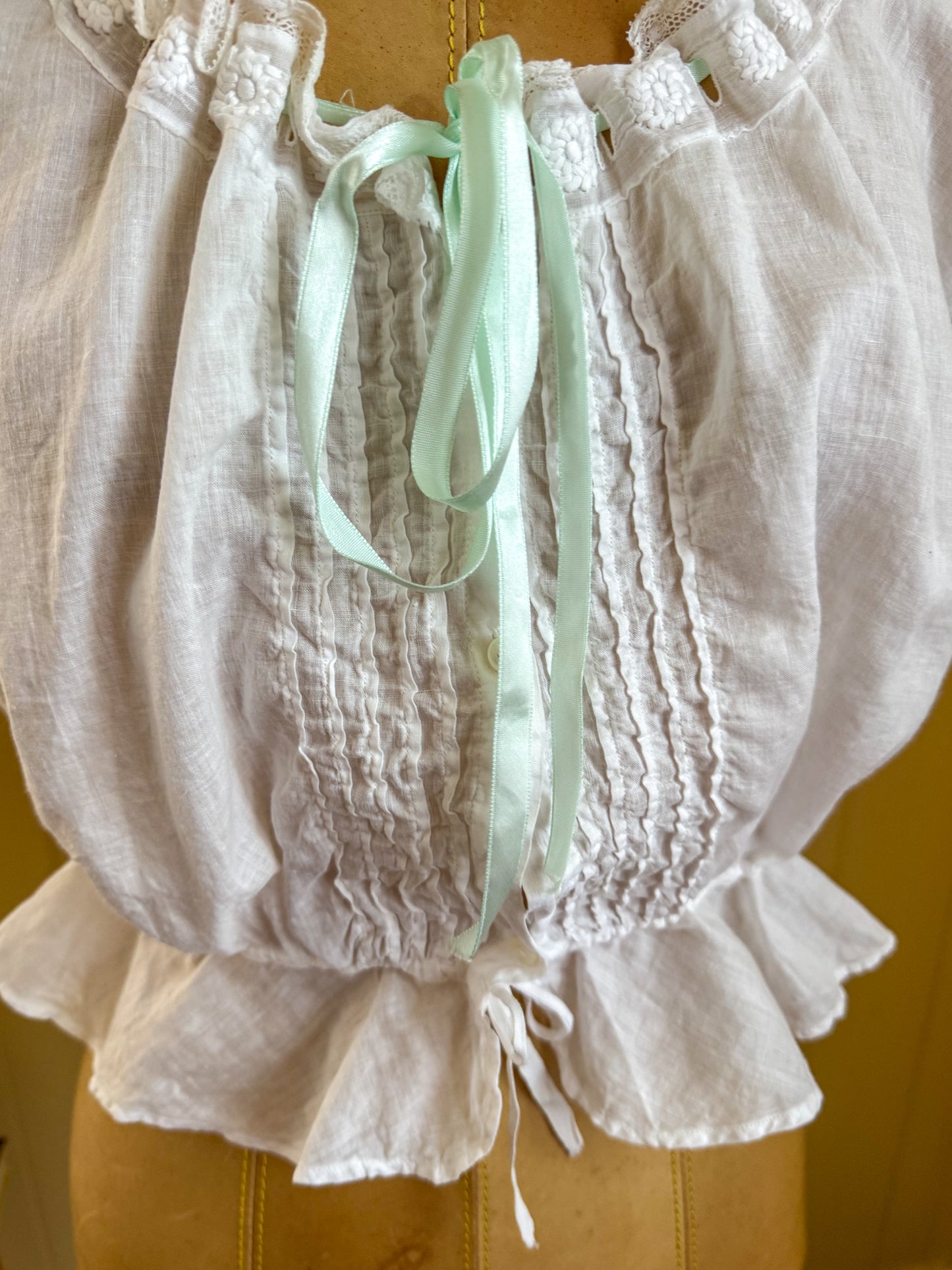 ANTIQUE EDWARDIAN FRENCH COTTON MUSLIN RIBBON CHEMISE BLOUSE S