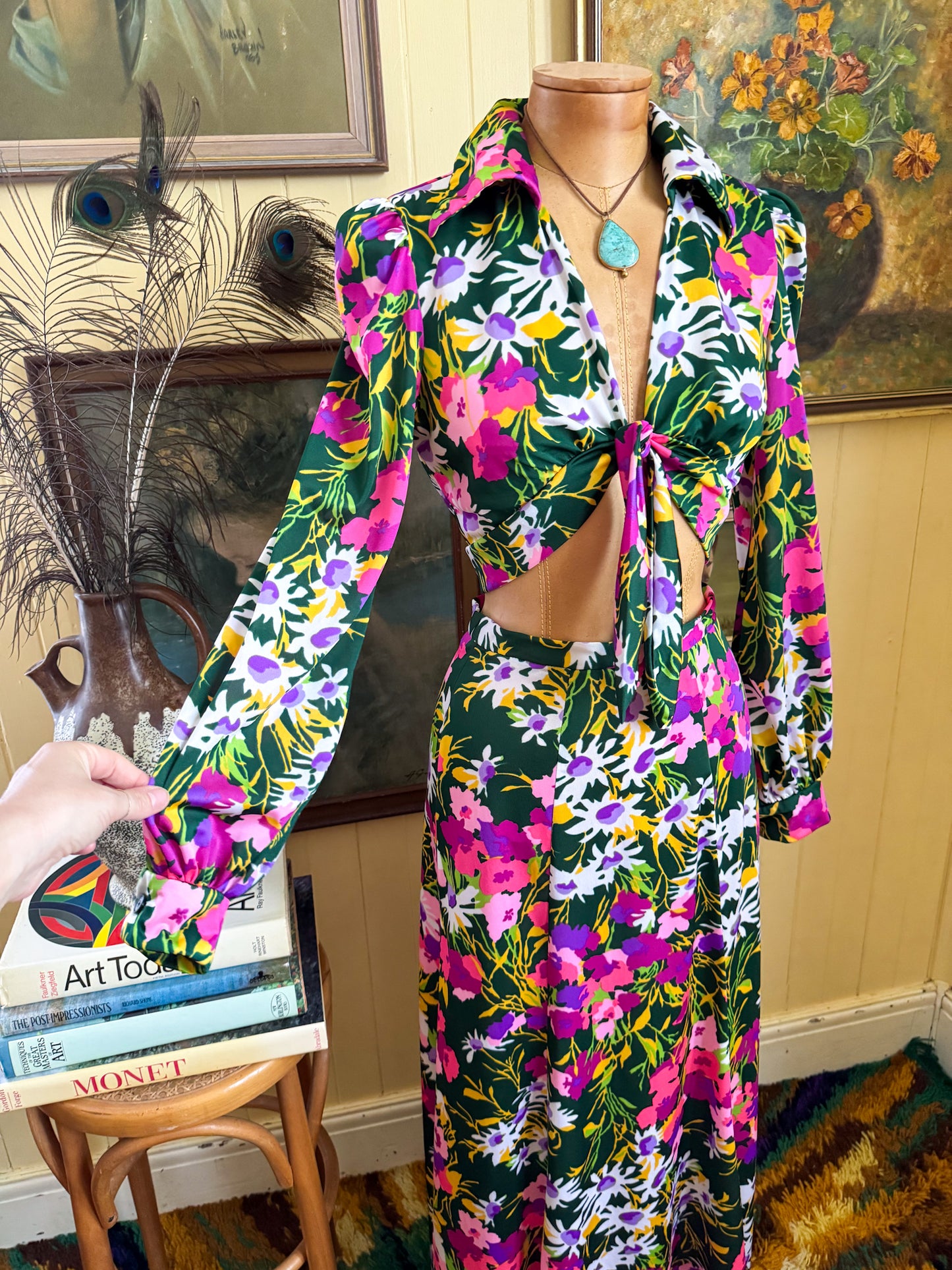 VINTAGE 1970S NYLON FLORAL PRINT TWO PIECE CROPPED BLOUSE + MAXI SKIRT SET XS