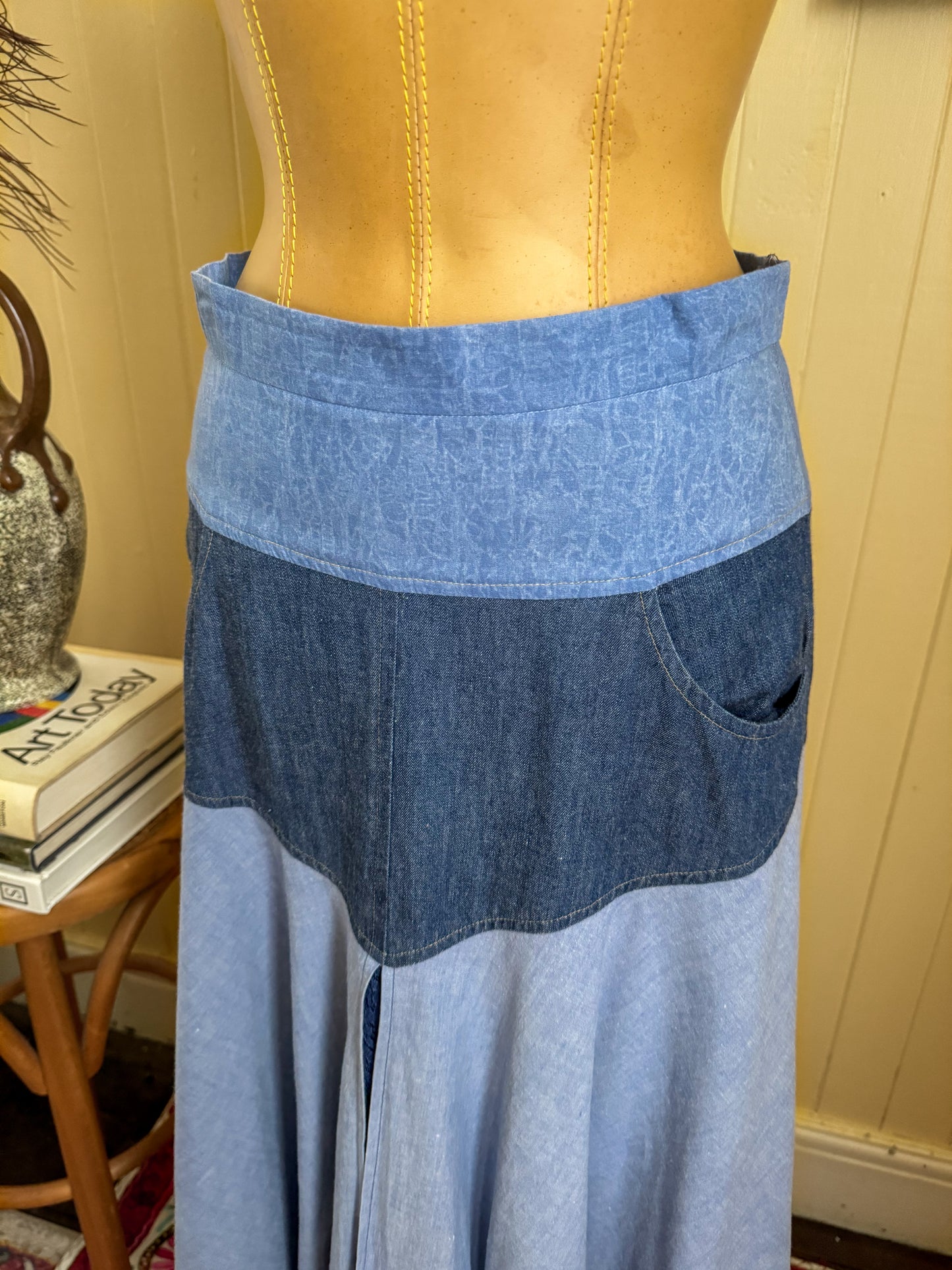 VINTAGE 1970S SALLY BROWNE DENIM + LACE MIDI SKIRT XS/S