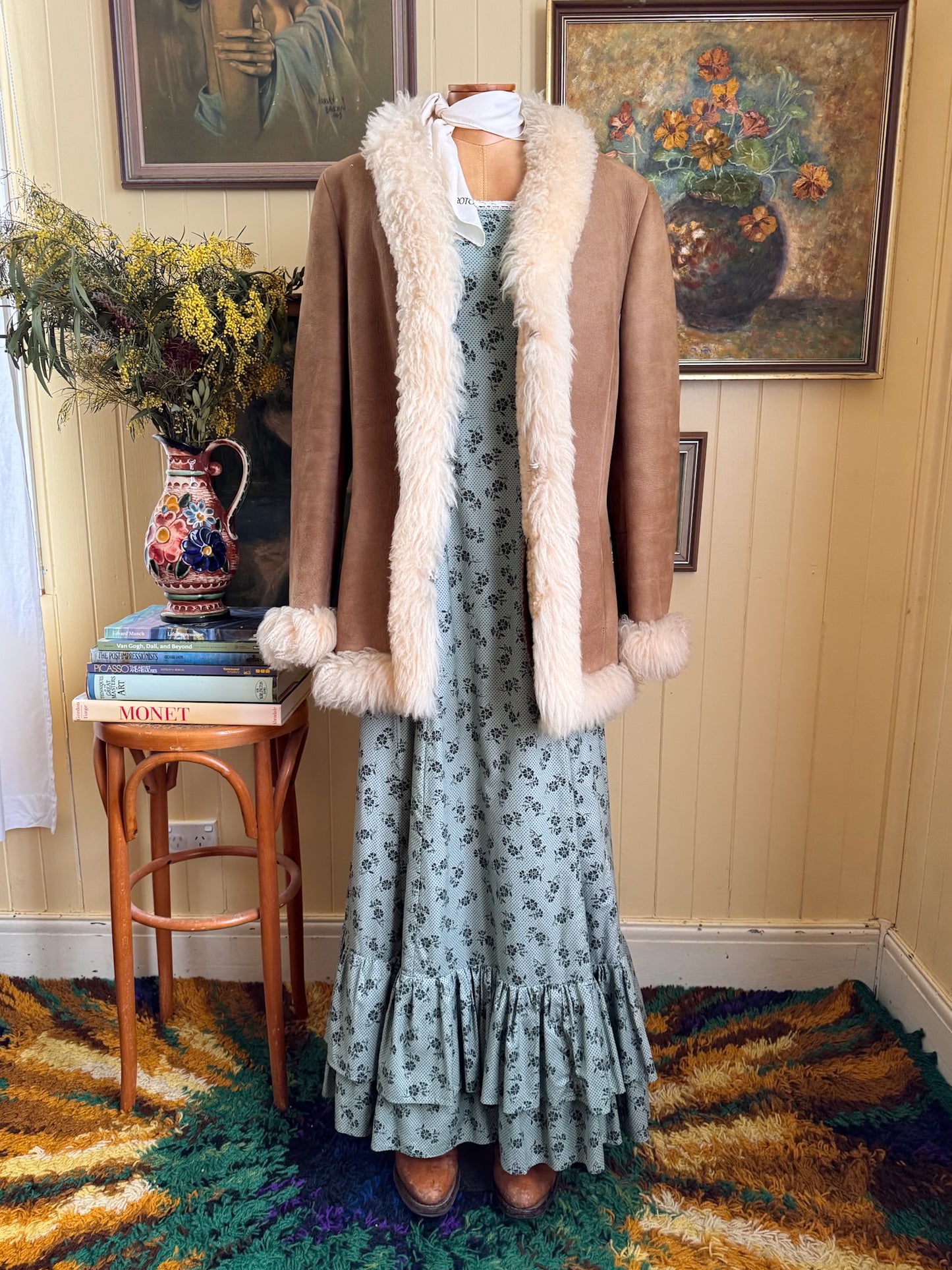 VINTAGE NZ KNIGHT TAYLORS NATURAL SUEDE SHEEPSKIN SHEARLING COAT L