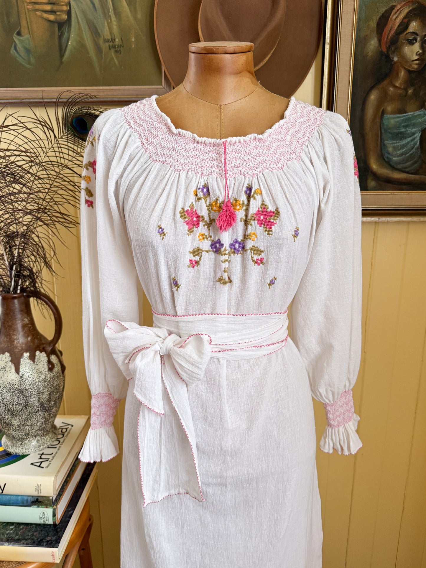 VINTAGE 1970S COTTON CHEESECLOTH EMBROIDERED PEASANT MAXI DRESS S/M