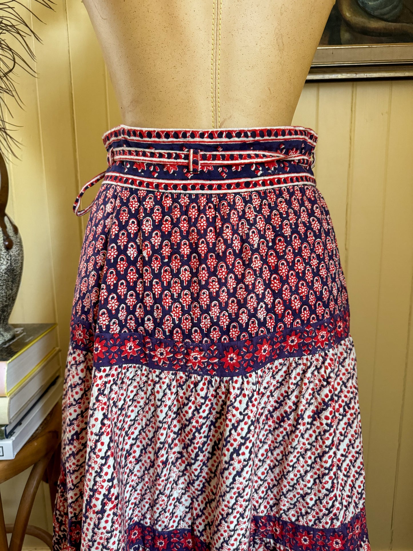 VINTAGE 1970S ANOKHI INDIAN COTTON BLOCK PRINT TIERED WRAP PEASANT SKIRT XS/SS