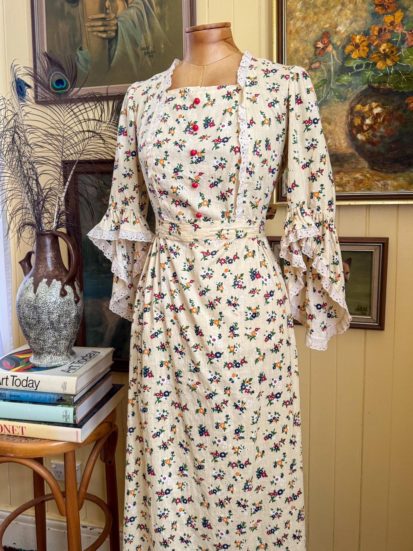 VINTAGE 1970S HANDMADE COTTON FLORAL PRINT LACE TRIM MIDI PRAIRIE DRESS S/M