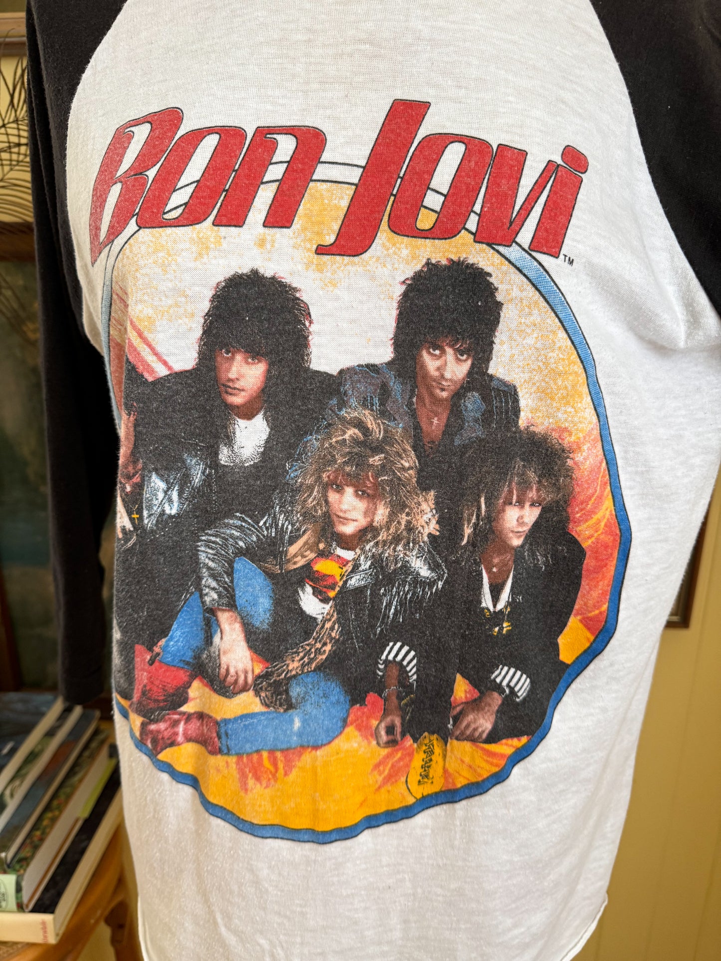 VINTAGE 1987 BON JOVI SLIPPERY WHEN WET WORLD TOUR PRINT RAGLAN TSHIRT L