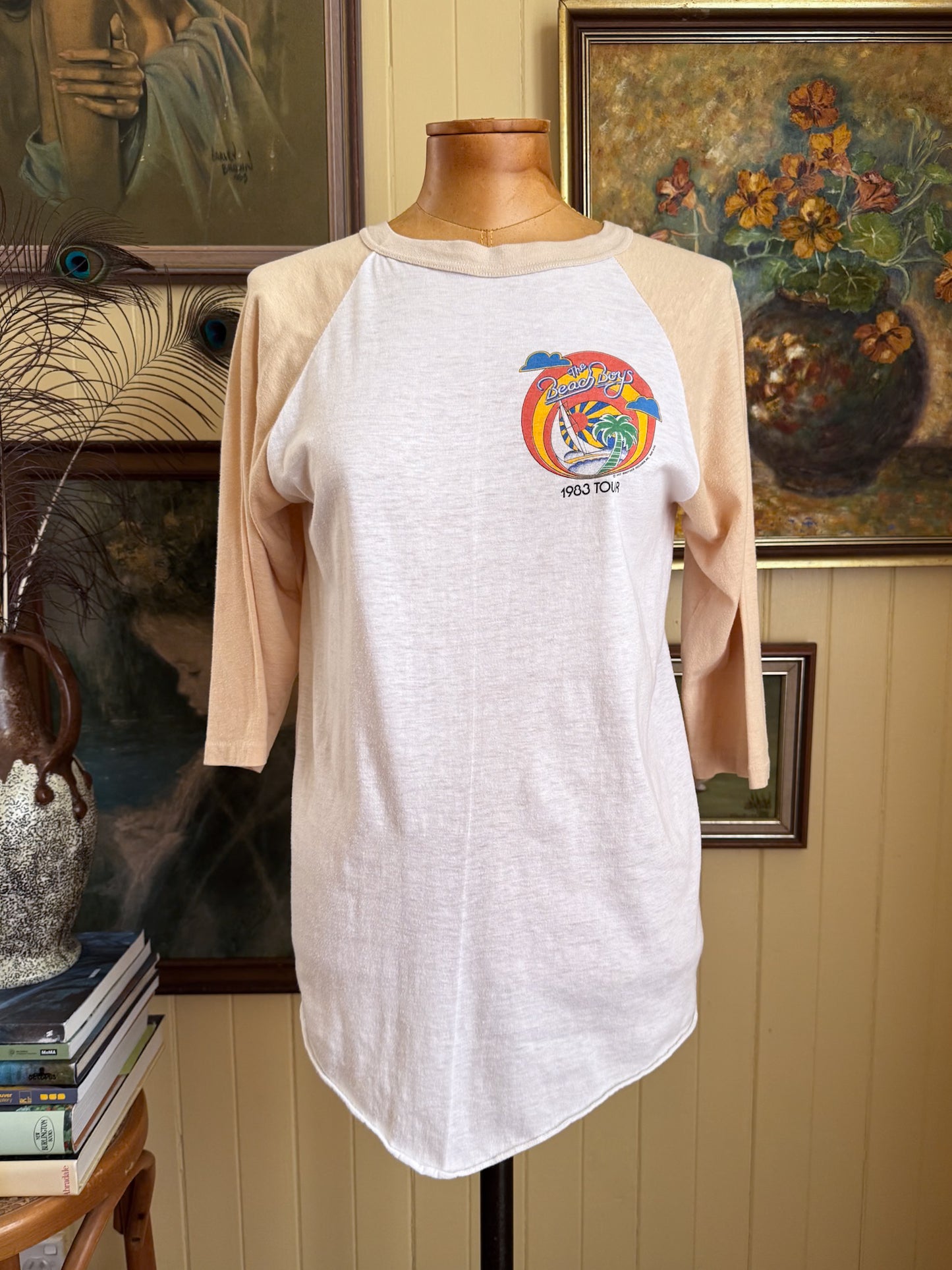 VINTAGE 1983 THE BEACH BOYS TOUR PRINT RAGLAN TSHIRT S/M