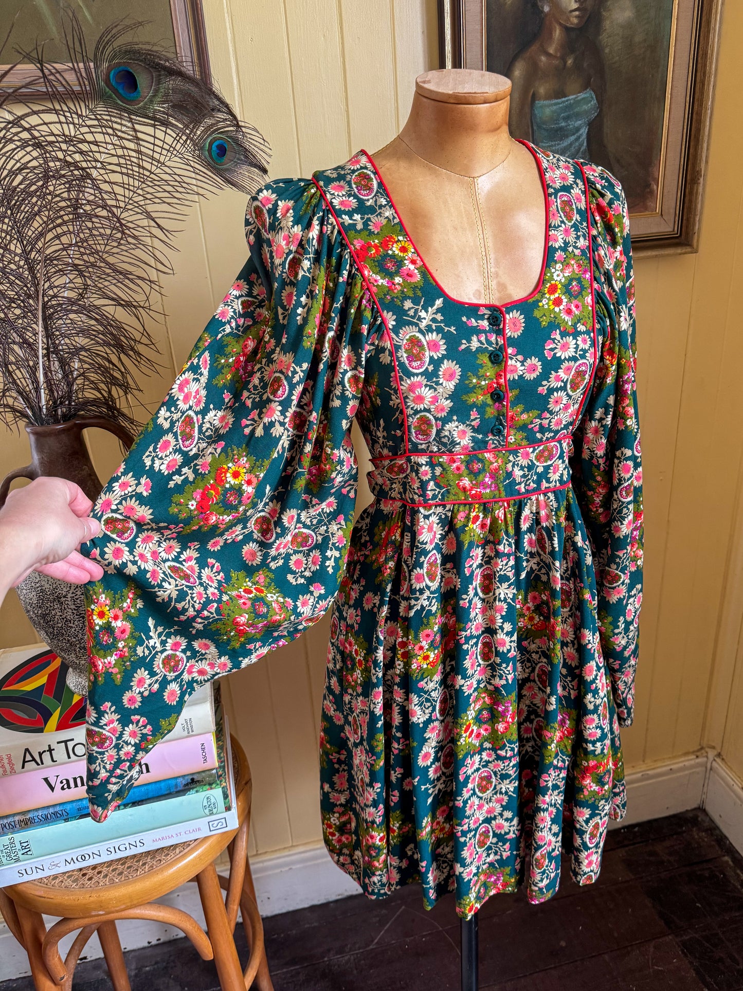 VINTAGE 1970S RARE ENGLISH JEFF BANKS FLORAL BALLOON SLEEVE PEASANT DRESS XS