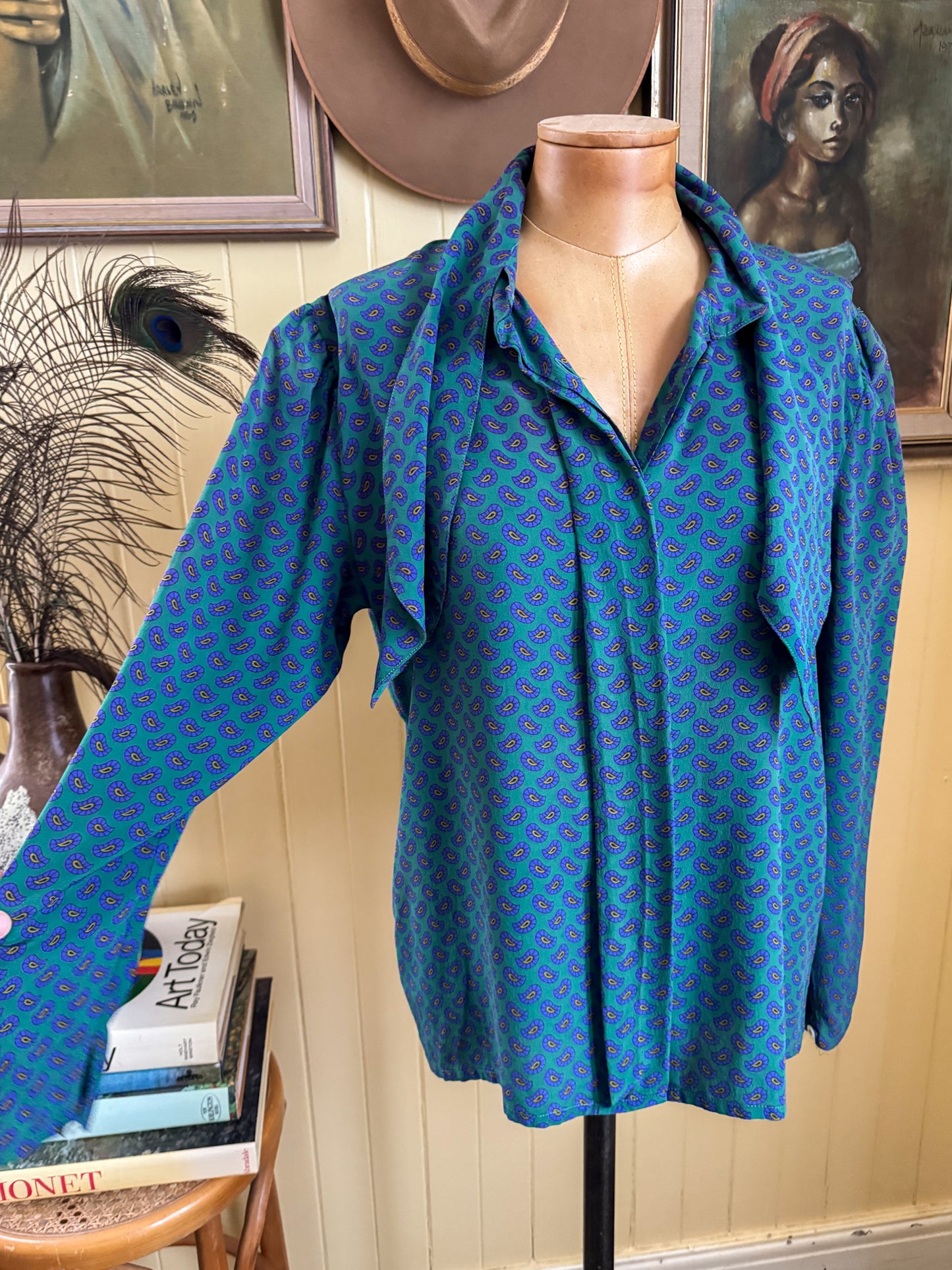 VINTAGE 1990S GUY LAROCHE PARIS SILK PAISLEY PRINT PUSSY BOW BLOUSE S/M