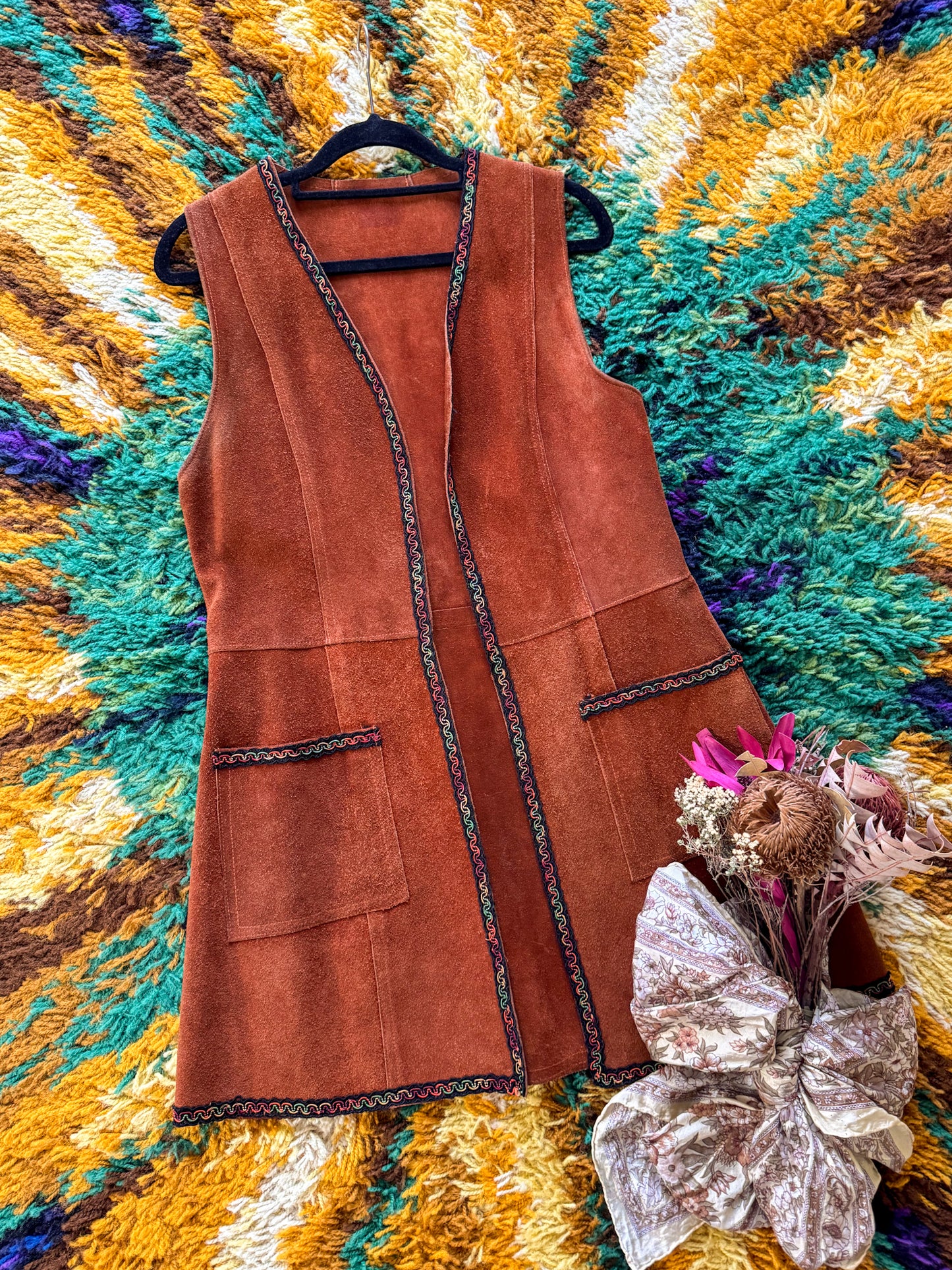 VINTAGE 1970S RUST BROWN SUEDE LEATHER LONGER LINE VEST S