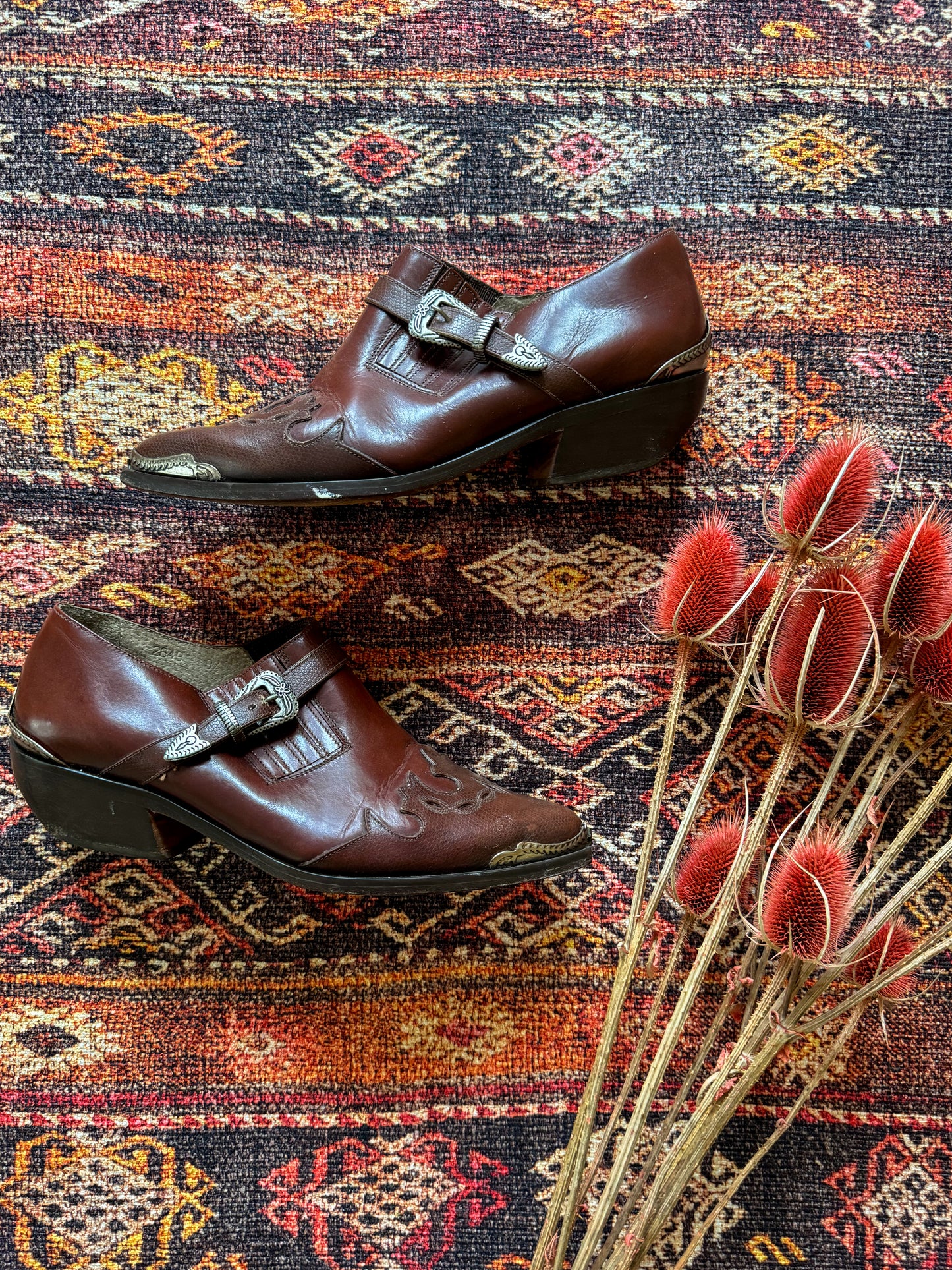 VINTAGE MAHOGANY LEATHER WESTERN CUBAN HEEL BOOTIES 9/40