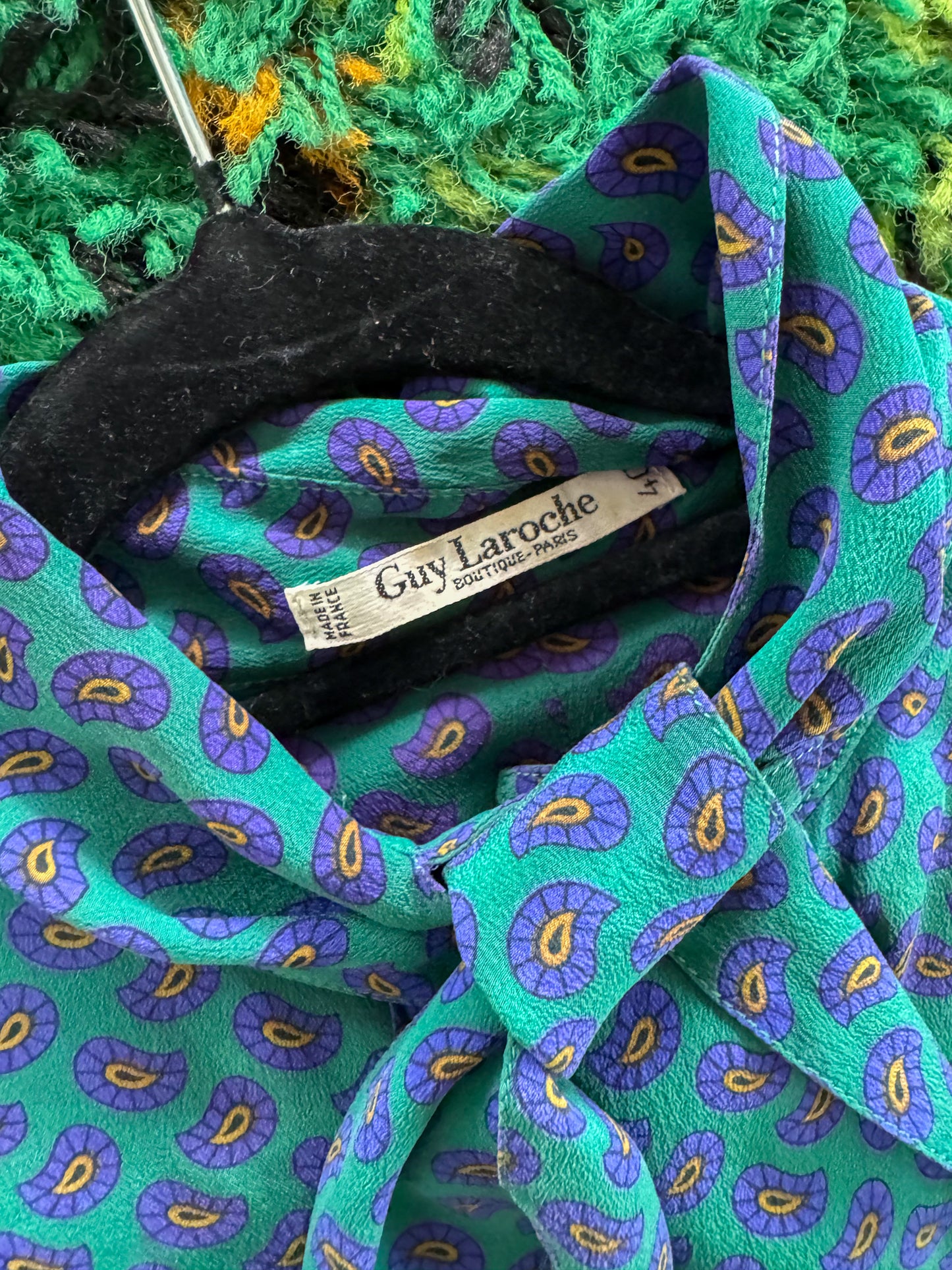 VINTAGE 1990S GUY LAROCHE PARIS SILK PAISLEY PRINT PUSSY BOW BLOUSE S/M