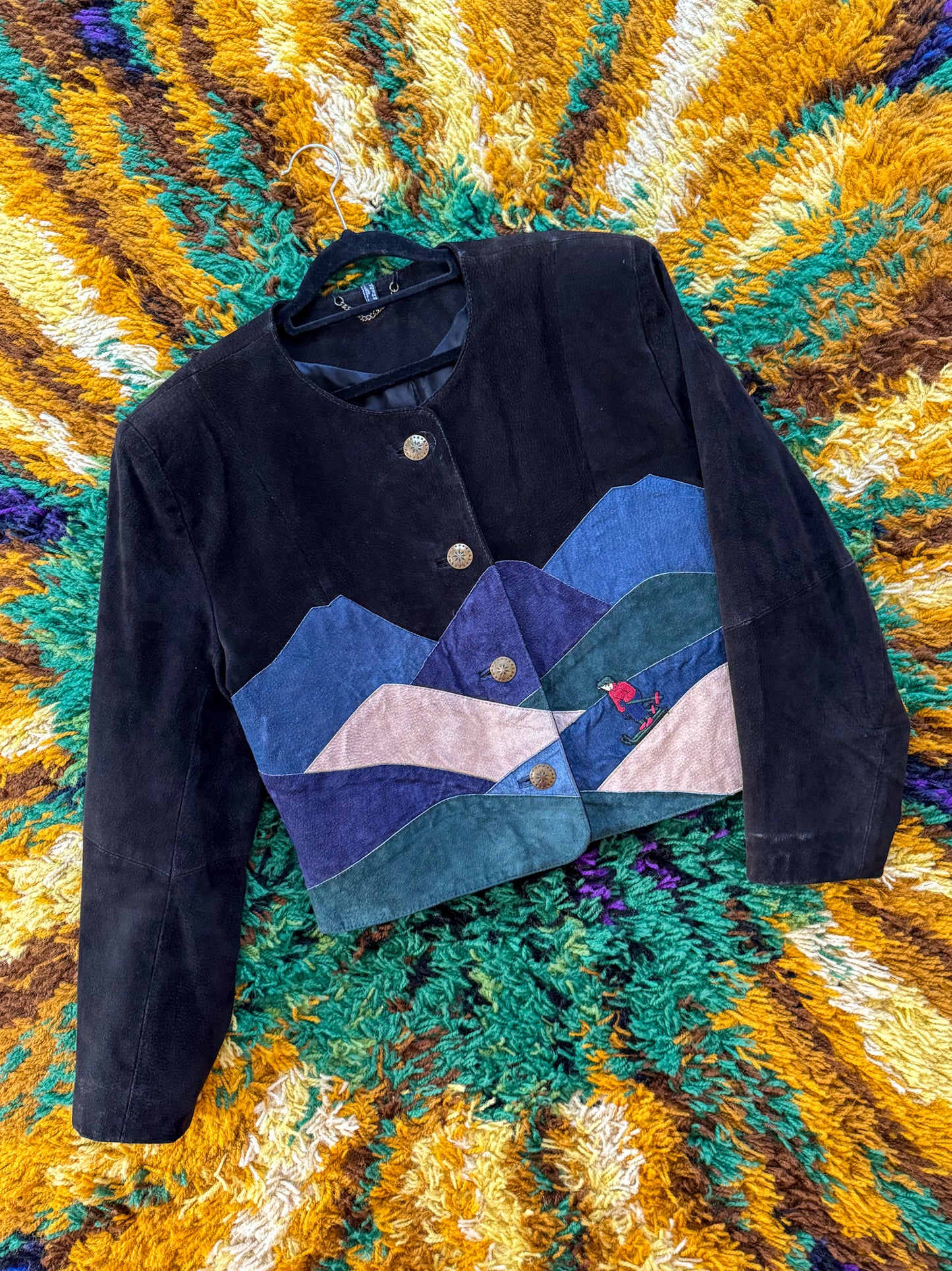 VINTAGE 1980S SUEDE LEATHER ALPINE SKIER APPLIQUÉ CROPPED JACKET M/L