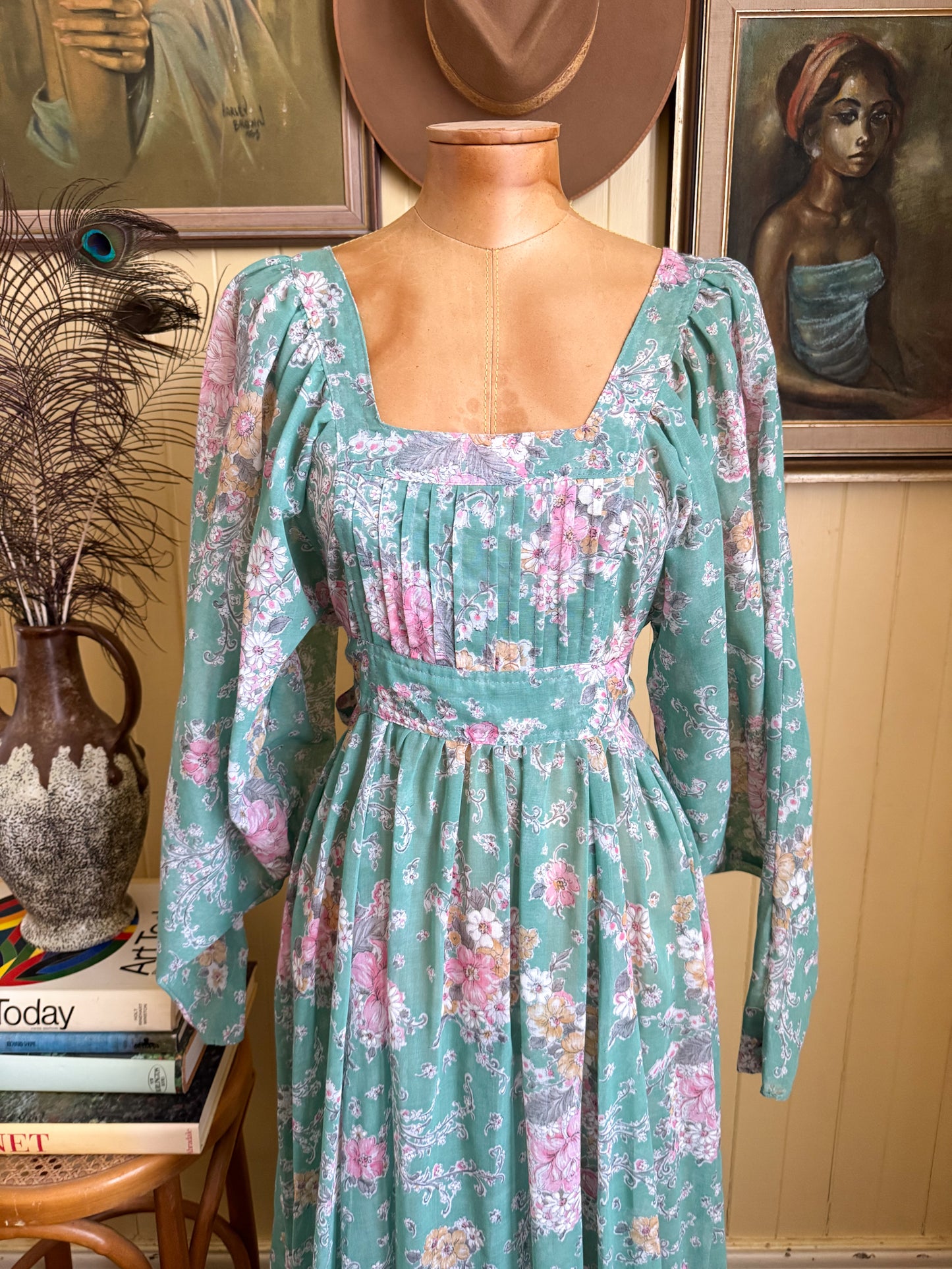 VINTAGE 1970S CRAZY CAT FLORAL COTTON BLEND BALLOON SLEEVE PRAIRIE MAXI DRESS S