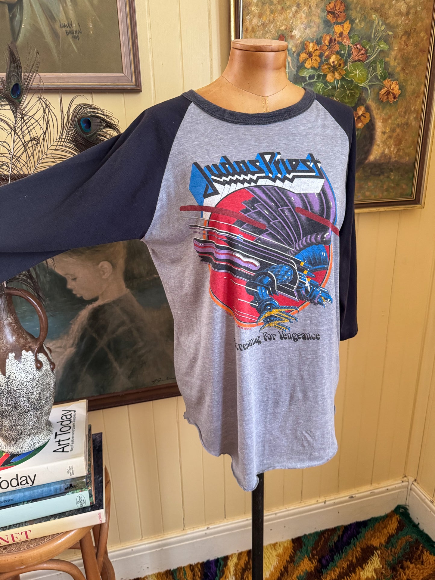 VINTAGE 1982/83 JUDAS PRIEST SCREAMING FOR VENGEANCE WORLD TOUR PRINT RAGLAN TSHIRT M/L