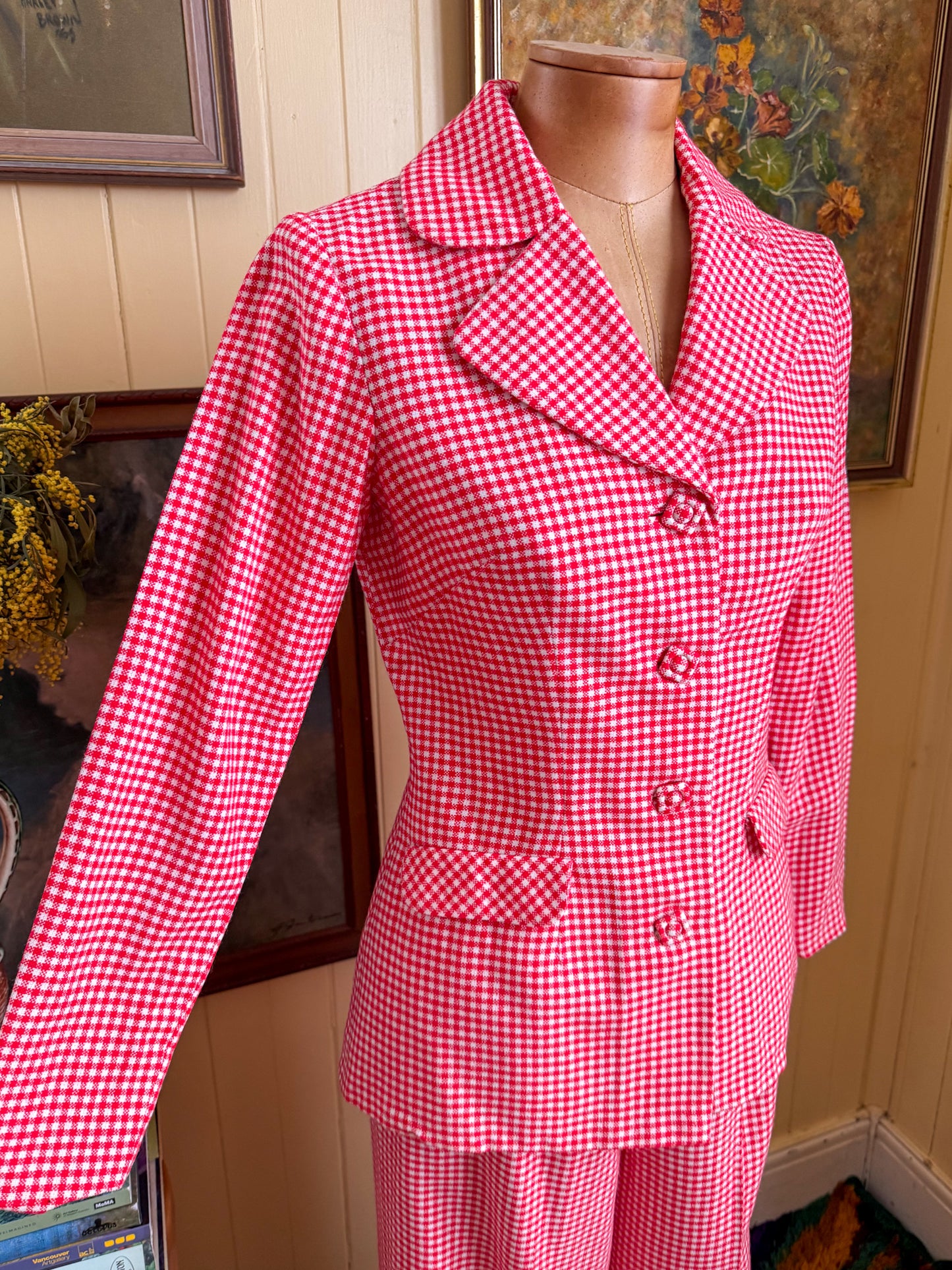 VINTAGE 1970S HANDMADE ACRYLIC RED AND WHITE GINGHAM JACKET AND PANT SUIT SET XS/S