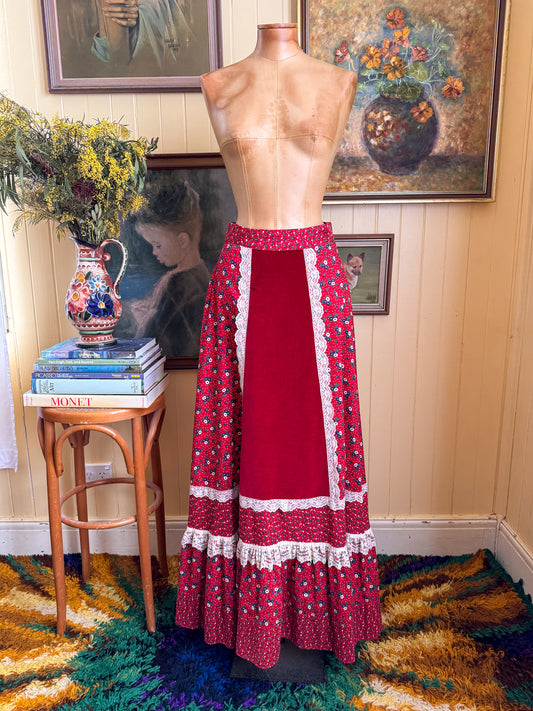 VINTAGE 1970S JESSICA’S GUNNIES GUNNE SAX FLORAL PRINT COTTON, VELVET + LACE MAXI SKIRT S