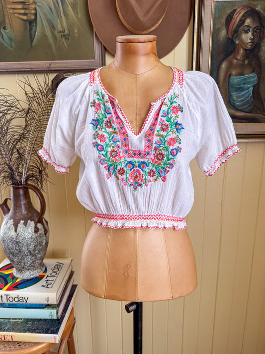 VINTAGE 1990S COTTON CHEESECLOTH EMBROIDERED FOLK BLOUSE S/M