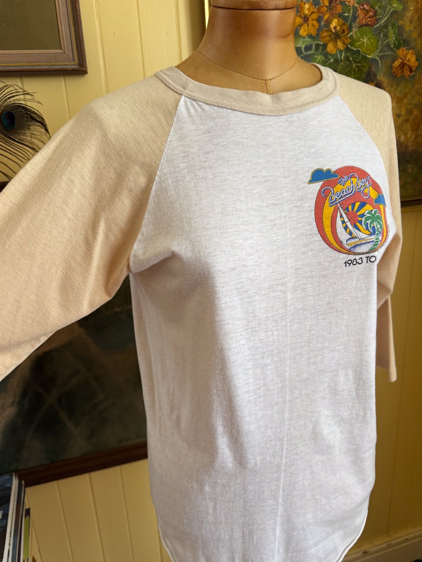VINTAGE 1983 THE BEACH BOYS TOUR PRINT RAGLAN TSHIRT S/M