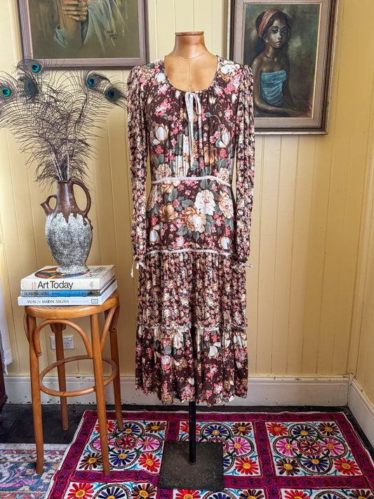 VINTAGE 1970S CASPER RAYON FLORAL MIDI PEASANT DRESS S/M