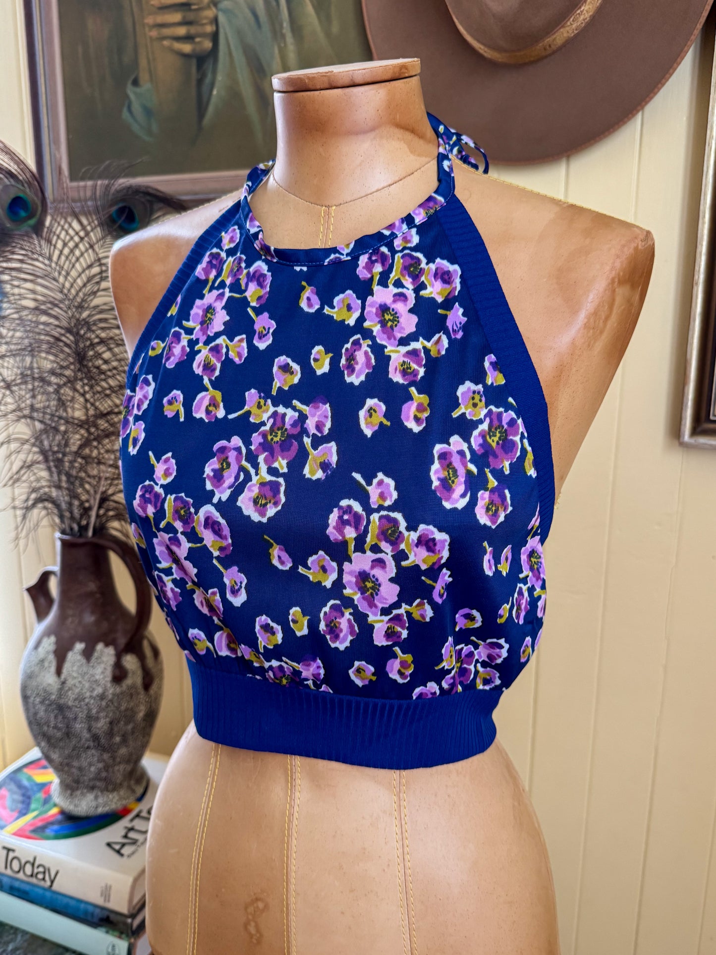 VINTAGE 1970S FINLAW NYLON FLORAL PRINT HALTERNECK CROP TOP XS/S