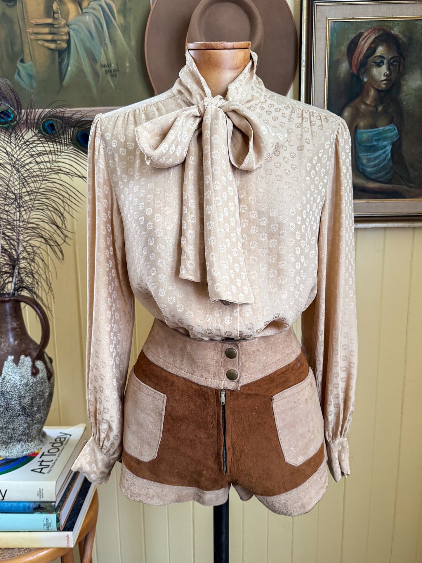 VINTAGE 1970S RARE SUEDE LEATHER TWO TONE HOTPANTS SHORTS XS/S