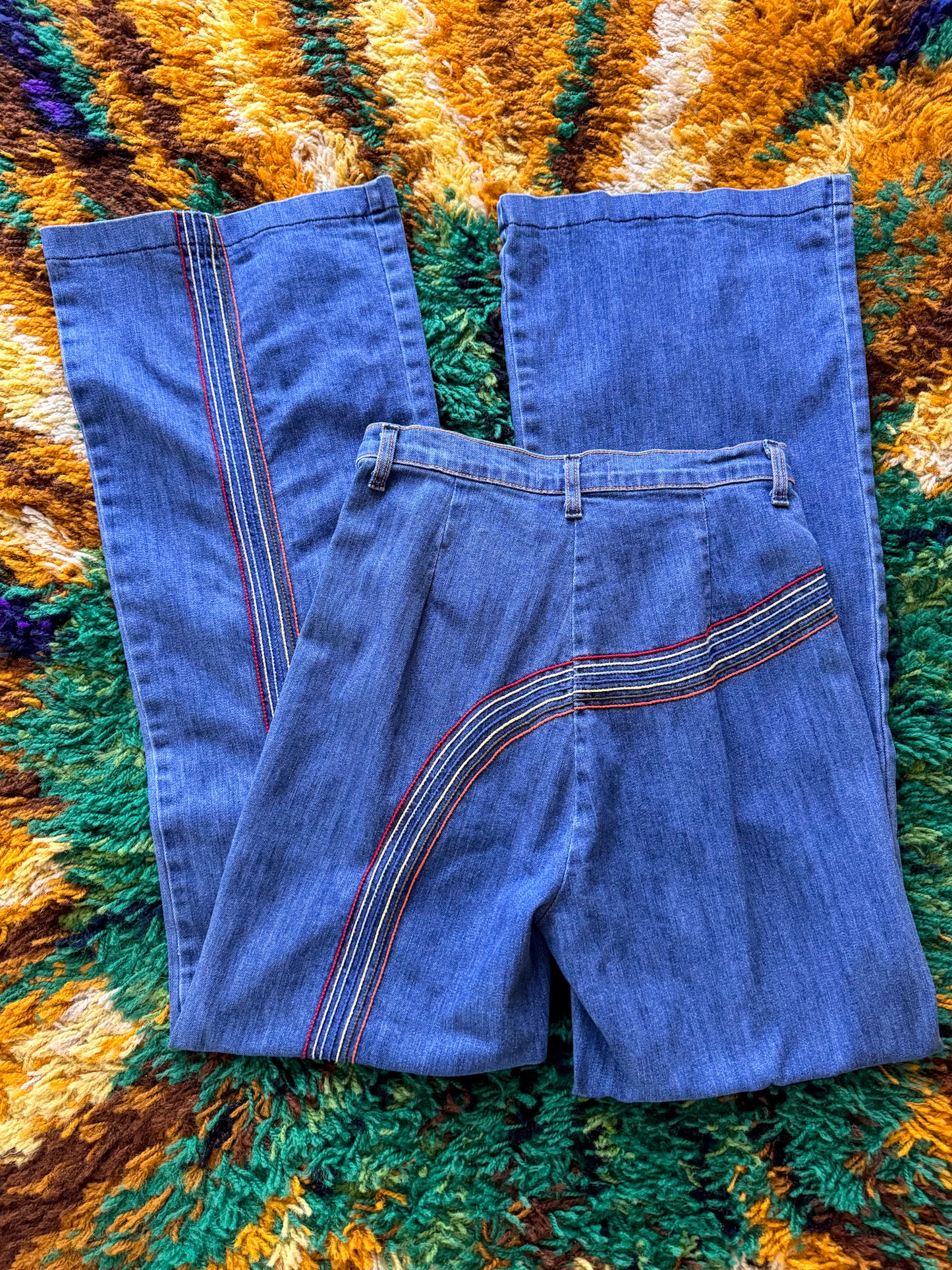 VINTAGE 1990S DOES 1970S USA FERVOUR HIGH WAIST RAINBOW STITCH DENIM FLARED JEANS M