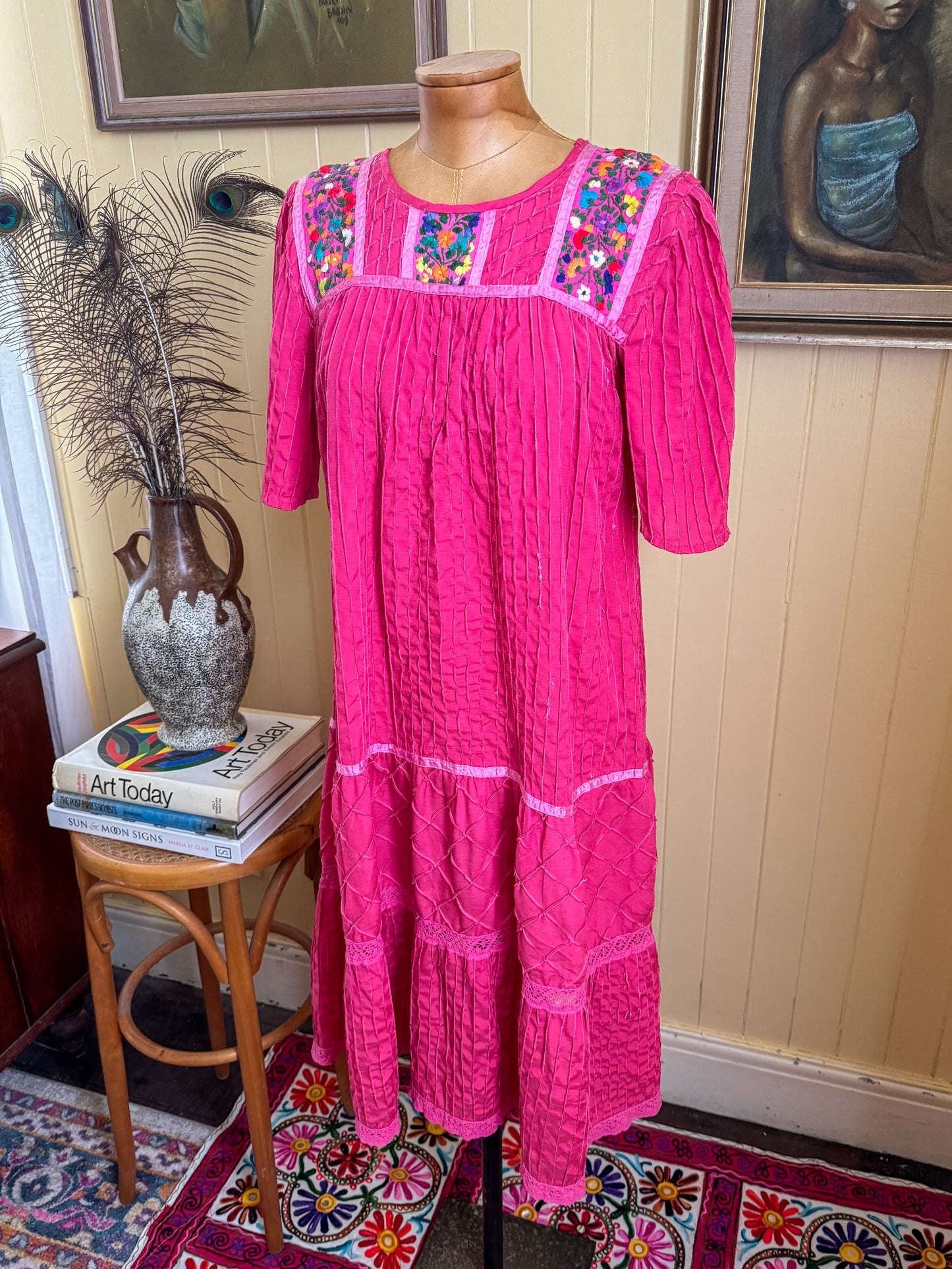 VINTAGE 1970S MEXICAN HOT PINK COTTON BLEND EMBROIDERED MIDI DRESS S