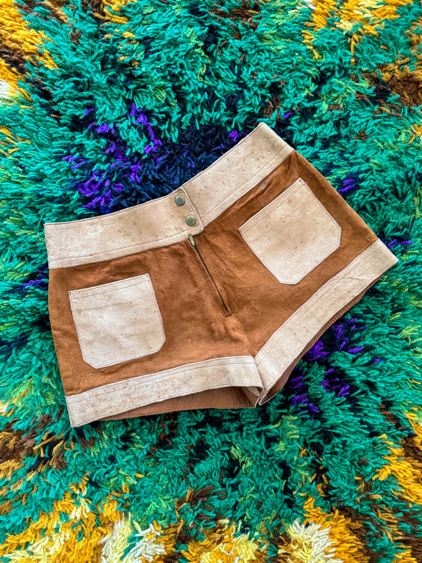 VINTAGE 1970S RARE SUEDE LEATHER TWO TONE HOTPANTS SHORTS XS/S