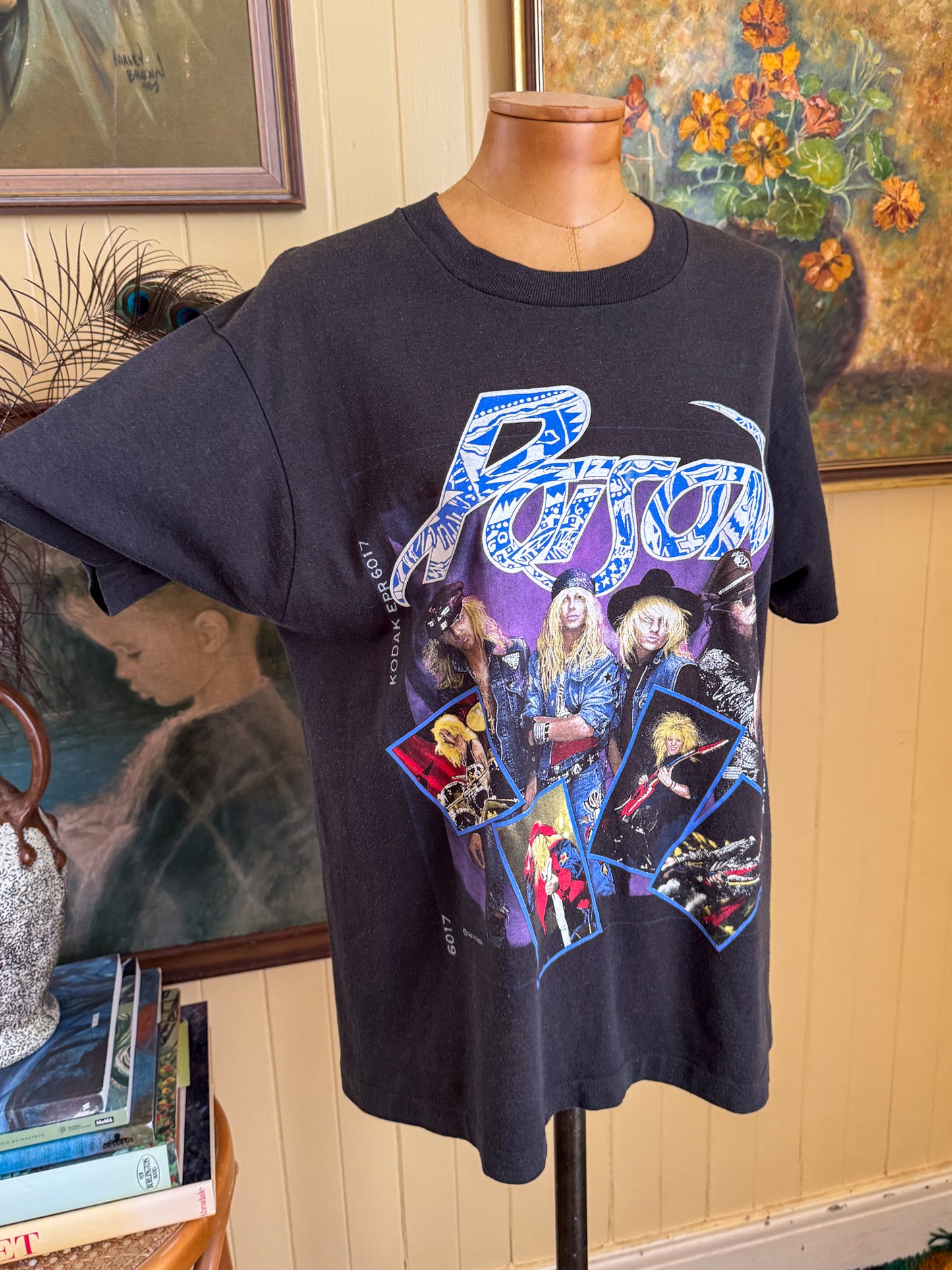 VINTAGE 1988 POISON OPEN UP AND SAY AHHHH TOUR PRINT SINGLE STITCH BAND TSHIRT M/L