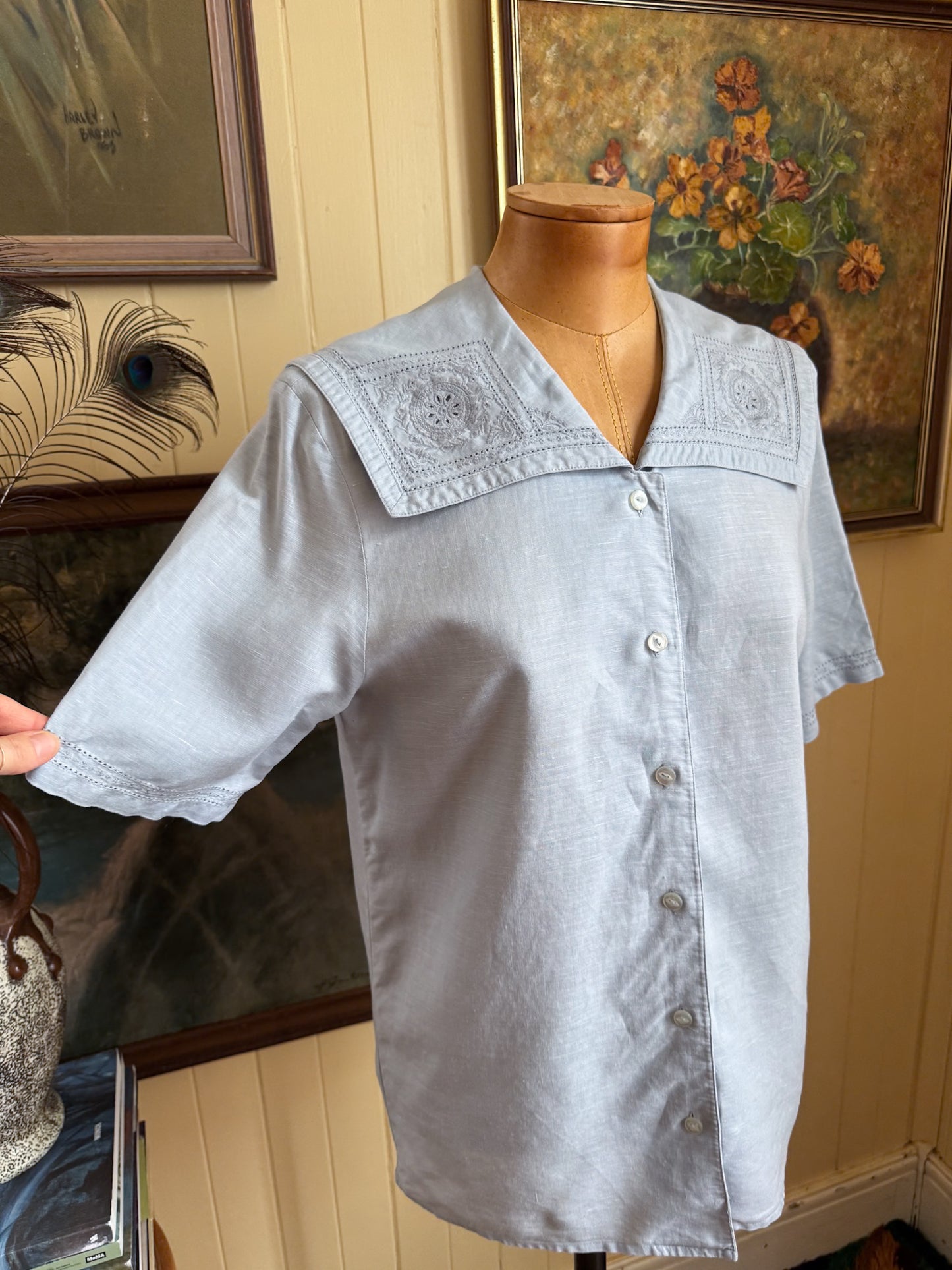 VINTAGE 1990S LAURA ASHLEY LINEN EMBROIDERED SAILOR COLLAR BLOUSE S/M