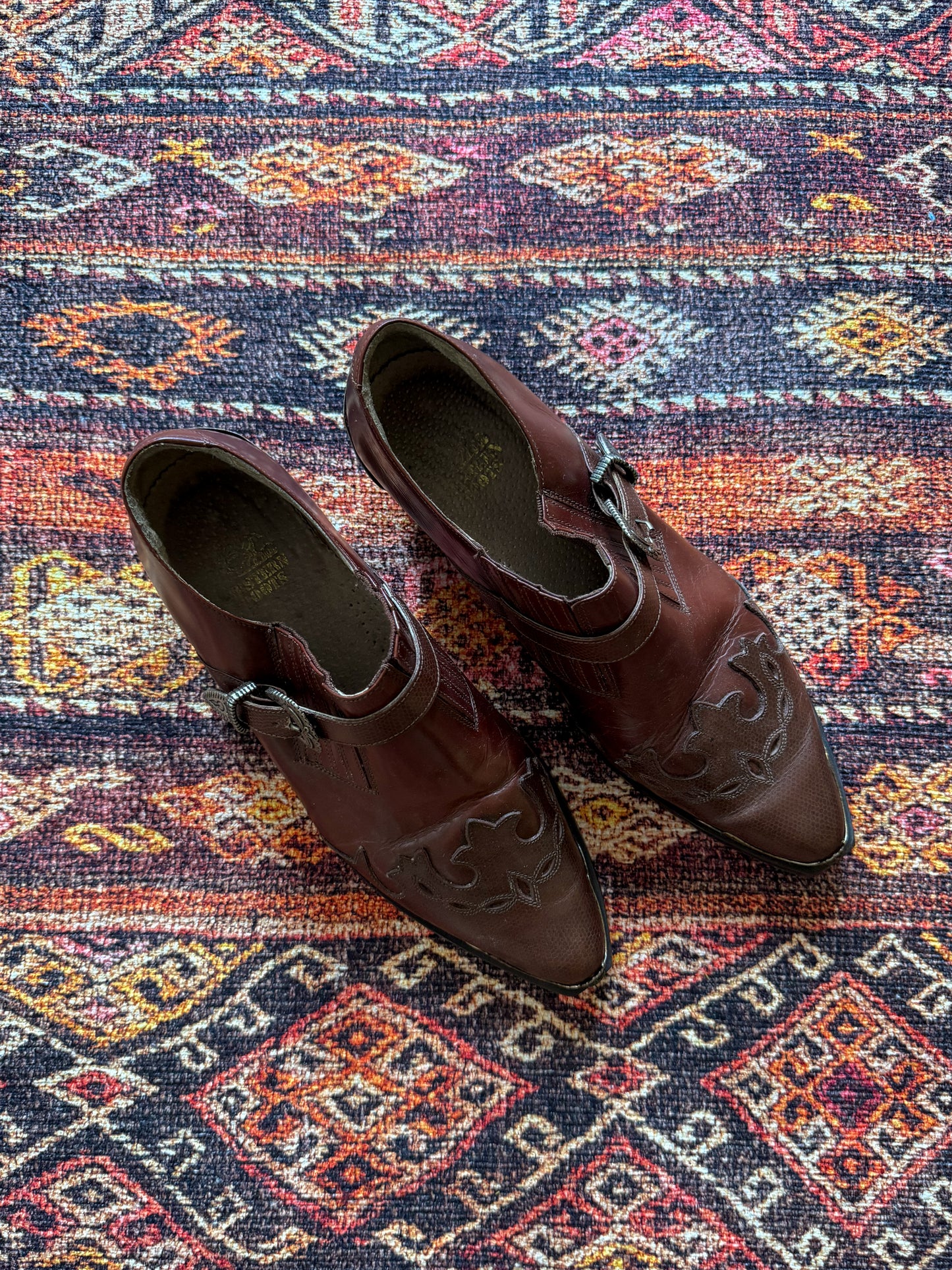 VINTAGE MAHOGANY LEATHER WESTERN CUBAN HEEL BOOTIES 9/40