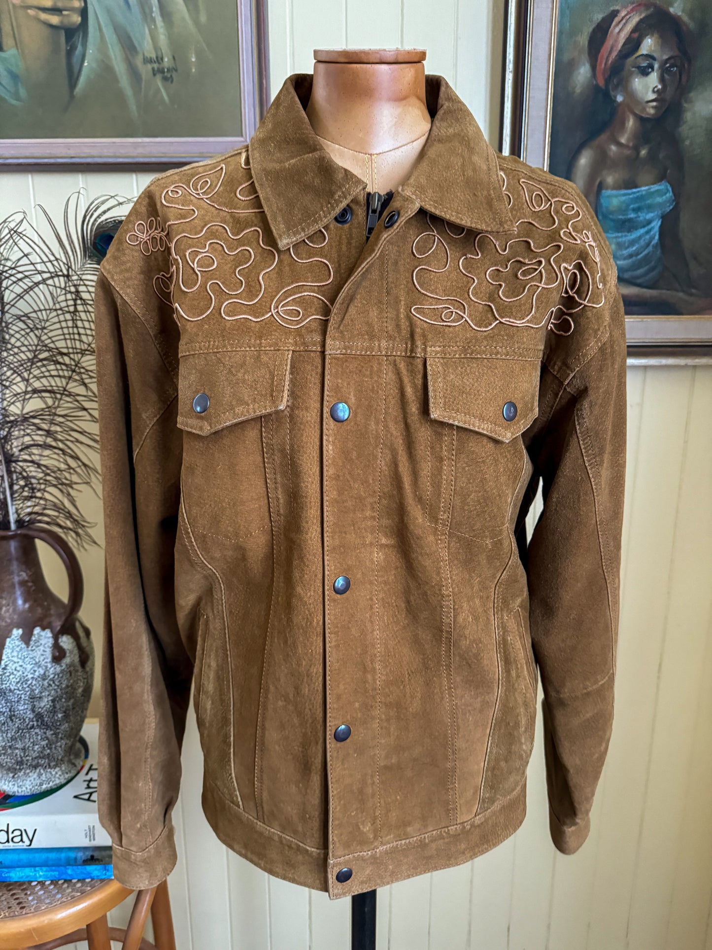 VINTAGE 1970S UNISEX CARAMEL SUEDE LEATHER EMBROIDERED JACKET S/M/L