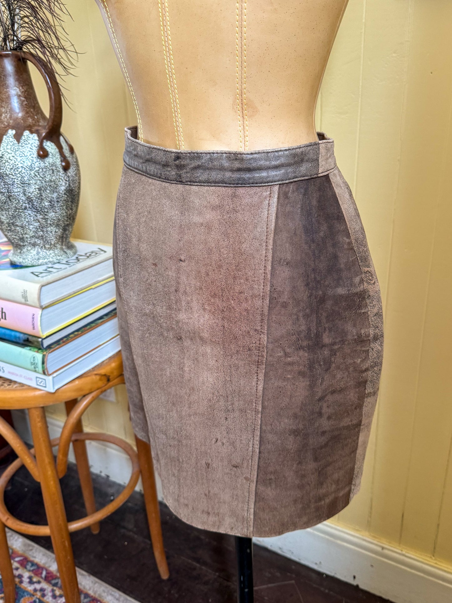 VINTAGE 1980S RAWHIDES BROWN ACID WASH LEATHER MINI SKIRT S