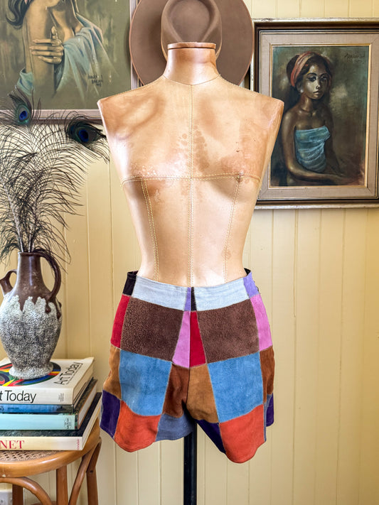 VINTAGE 1970S RARE LATIGO WEST SUEDE LEATHER PATCHWORK HOT PANTS SHORTS XXS