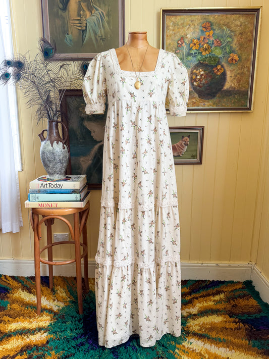 VINTAGE 1970S HANDMADE COTTON FLORAL PRINT CROCHET TRIM PRAIRIE MAXI DRESS S/M