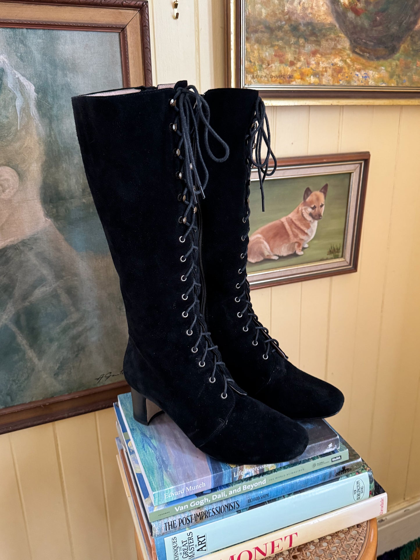 PRELOVED Y2K DOES 60S FLORSHEIM BLACK SUEDE LEATHER LACE UP KNEE HIGH BOOTS 9/40