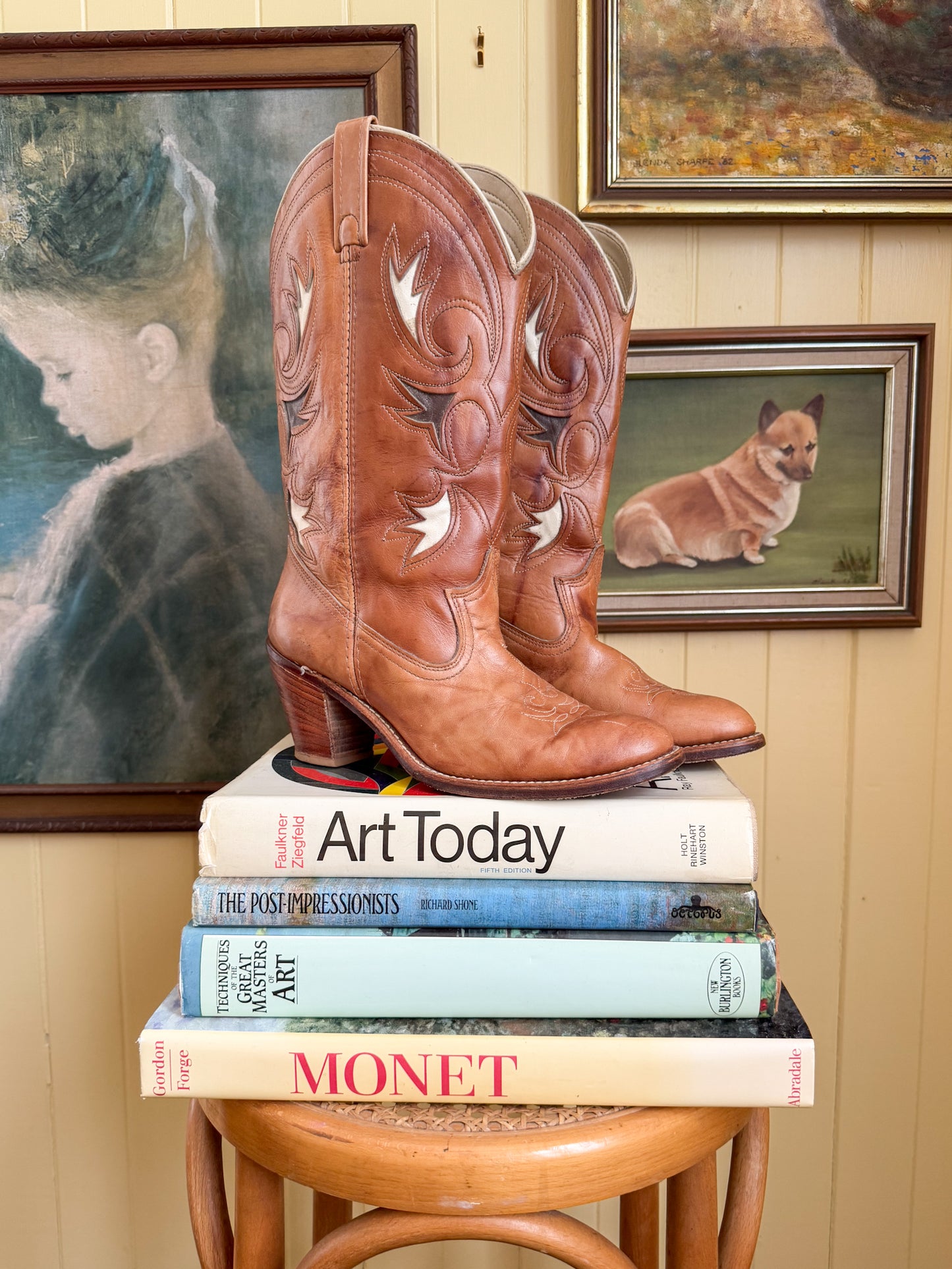 VINTAGE DINGO TAN EMBROIDERED LEATHER WESTERN CUBAN HIGH HEEL BOOTS 8.5-9/39.5